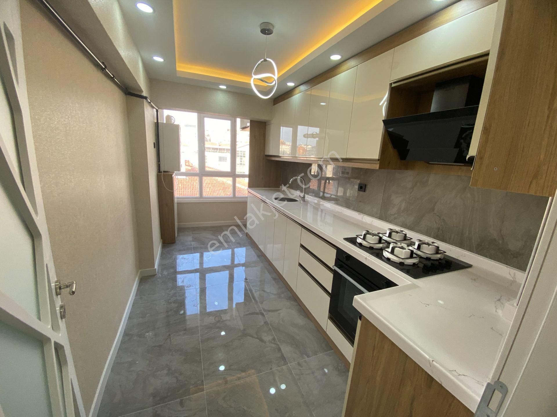 Etimesgut Süvari Mah Cadde Yakını Katta 3+1 Full Yapılı Fırsat