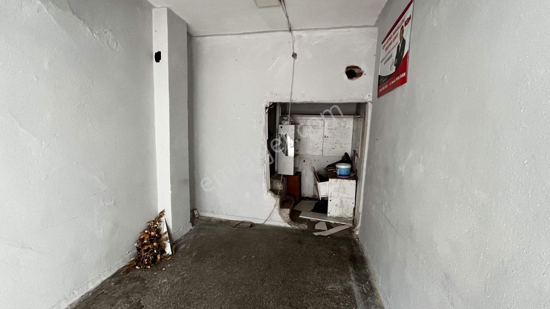 Kent Emlaktan Abidin Paşada 68 Metre Satılık Dükkan - Görsel 19