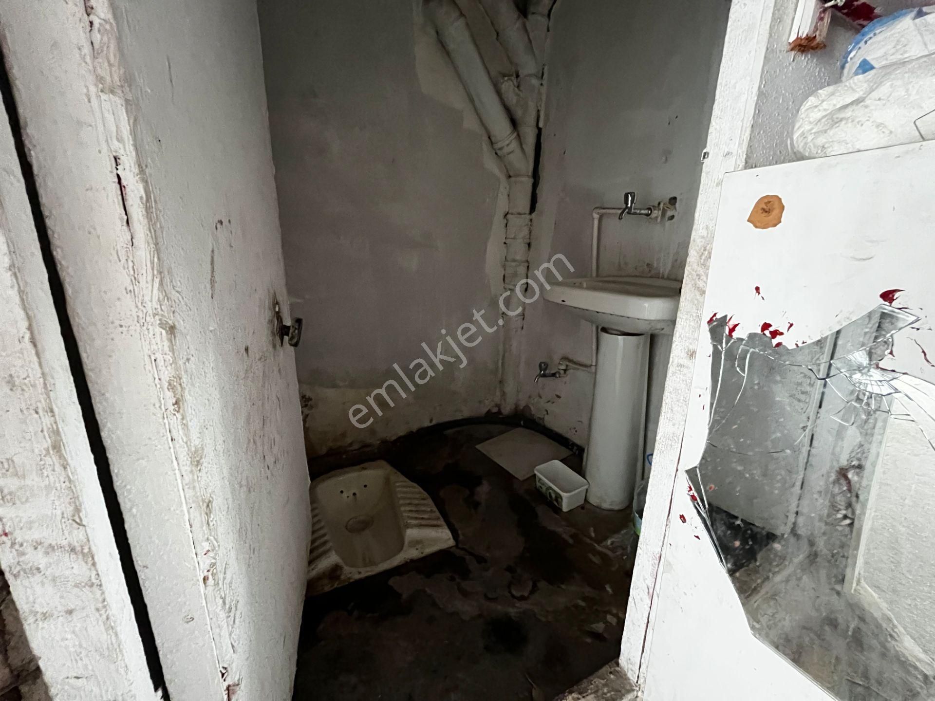 Kent Emlaktan Abidin Paşada 68 Metre Satılık Dükkan - Görsel 15