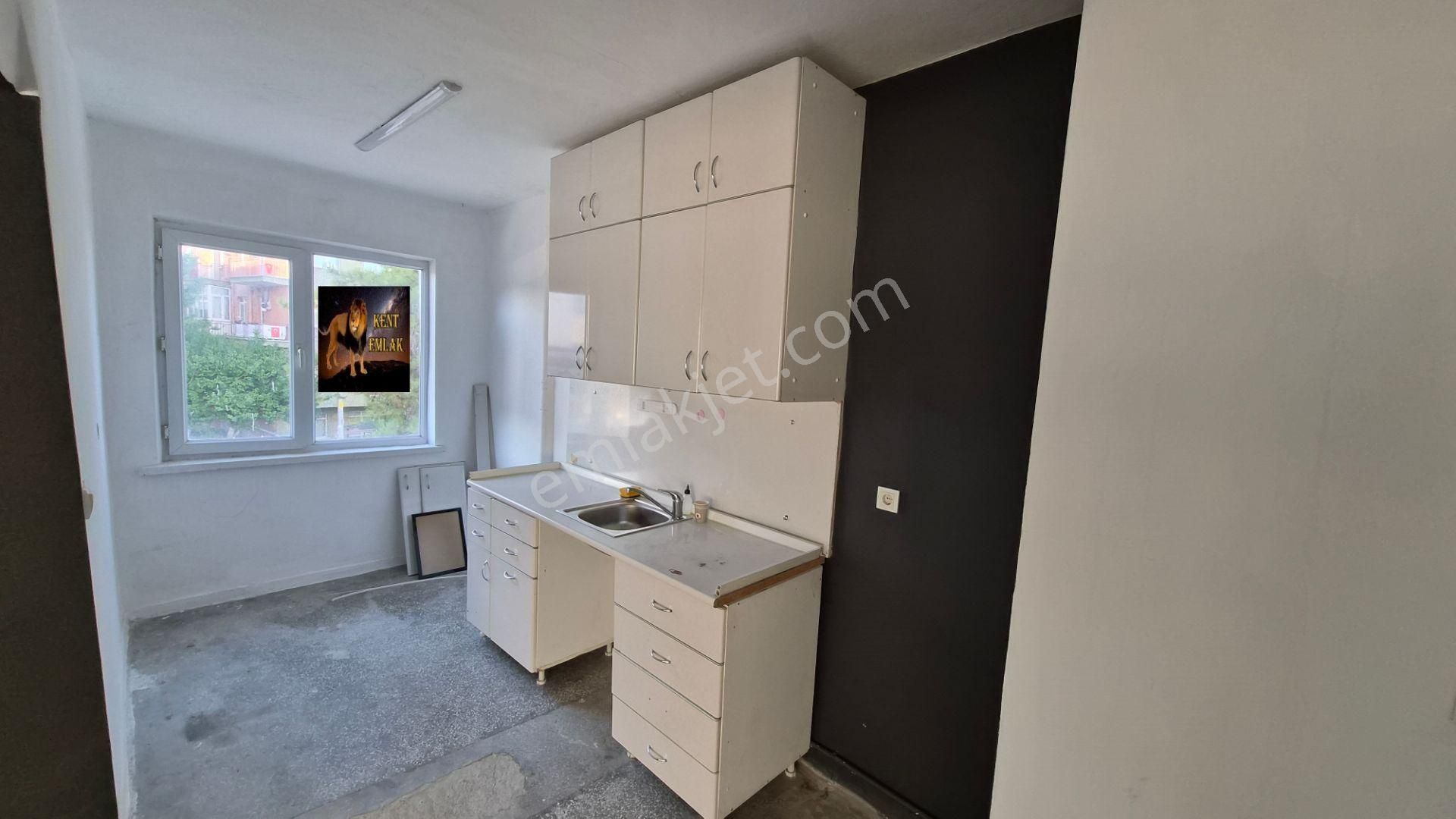 Kent Emlaktan Abidin Paşada 68 Metre Satılık Dükkan - Görsel 5