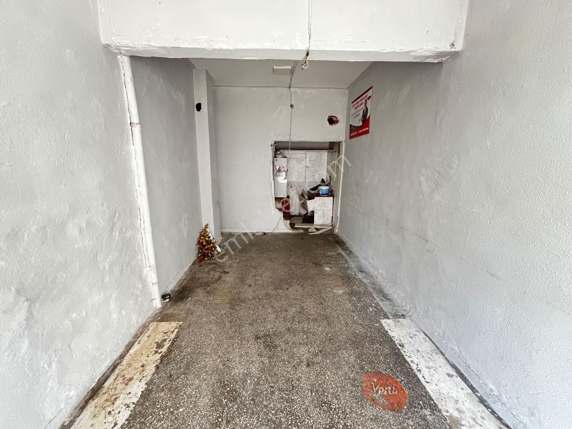 Kent Emlaktan Abidin Paşada 68 Metre Satılık Dükkan - Görsel 11