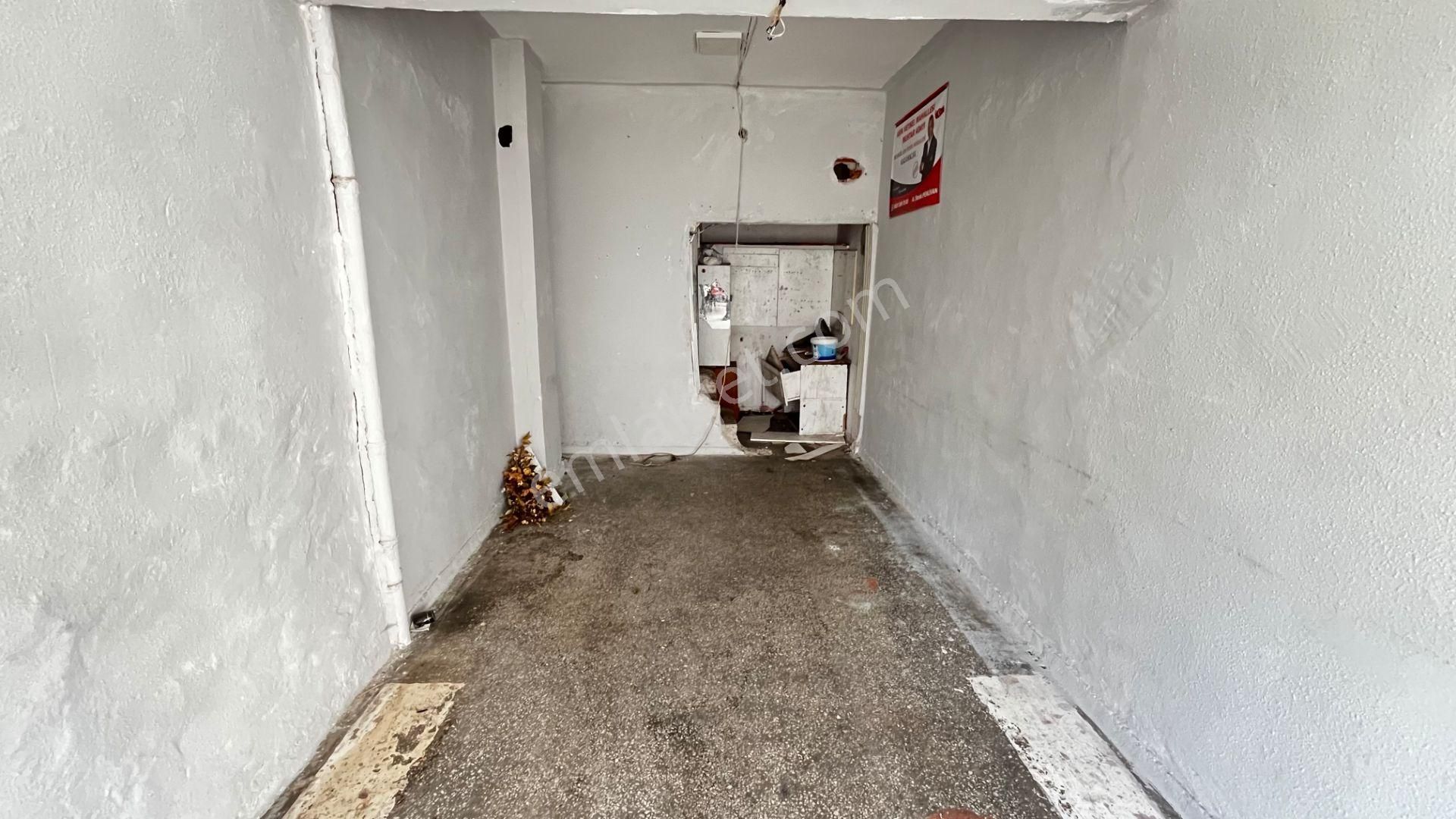 Kent Emlaktan Abidin Paşada 68 Metre Satılık Dükkan - Görsel 17