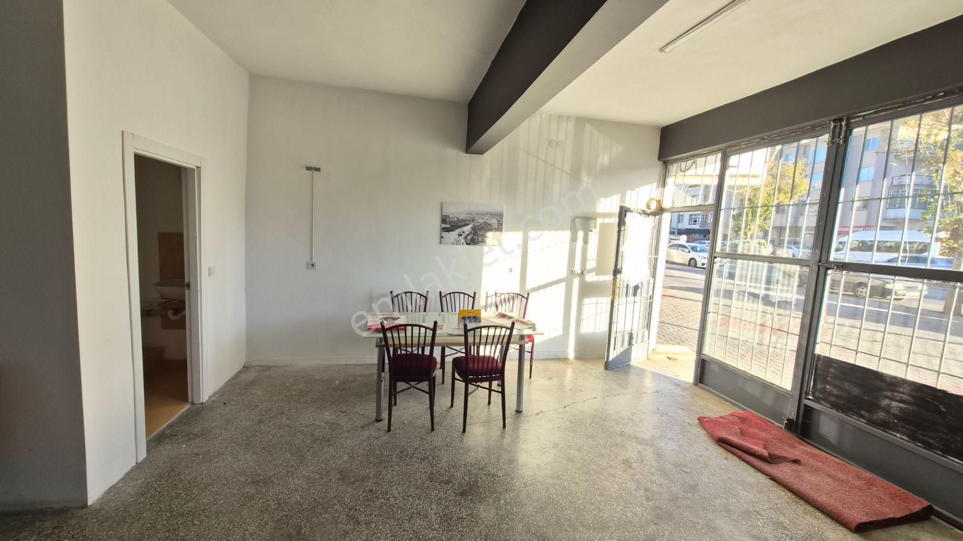 Kent Emlaktan Abidin Paşada 68 Metre Satılık Dükkan - Görsel 6