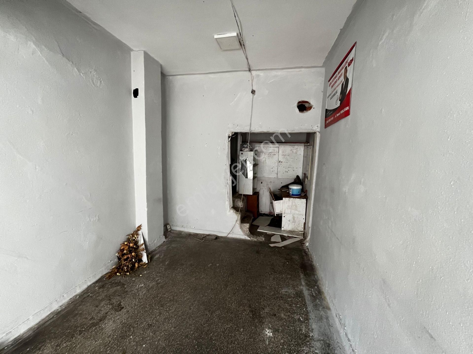 Kent Emlaktan Abidin Paşada 68 Metre Satılık Dükkan - Görsel 13