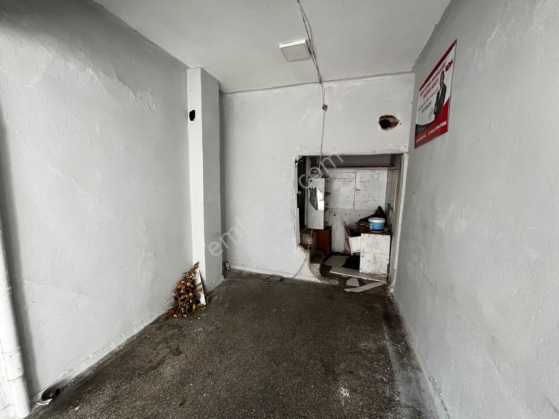 Kent Emlaktan Abidin Paşada 68 Metre Satılık Dükkan - Görsel 12