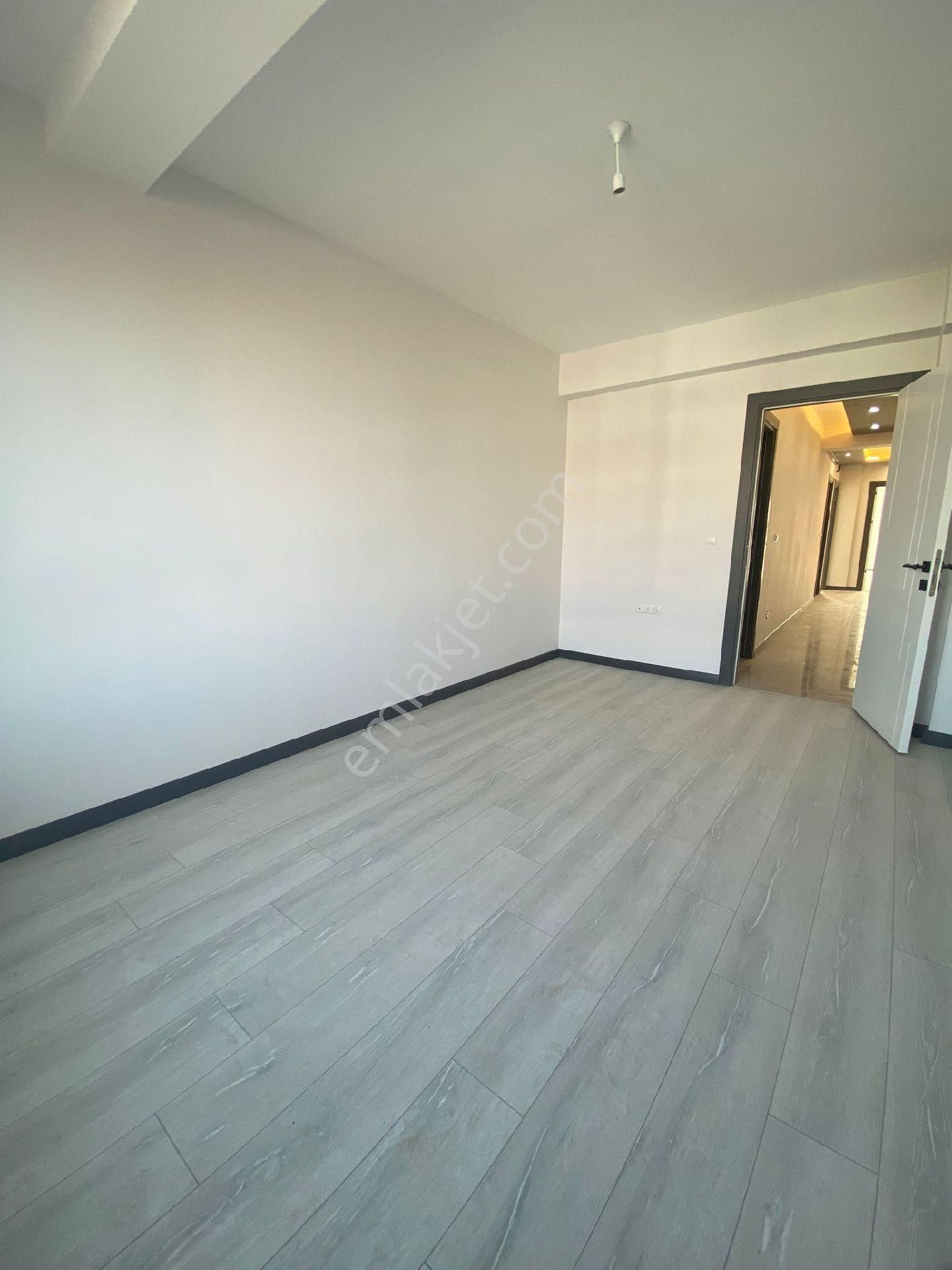 Her Katta Tek Daire Satılık 3+1 2.kat - Görsel 6