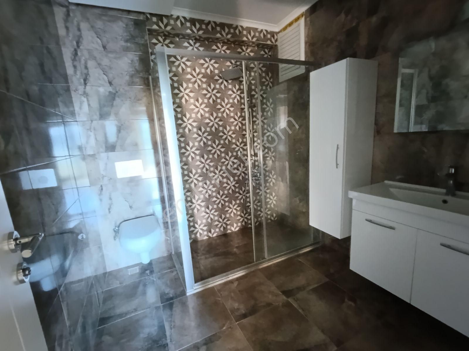 Yalıncak Vira Park 'ta Kiralık Deniz Manzaralı Daire - Görsel 8