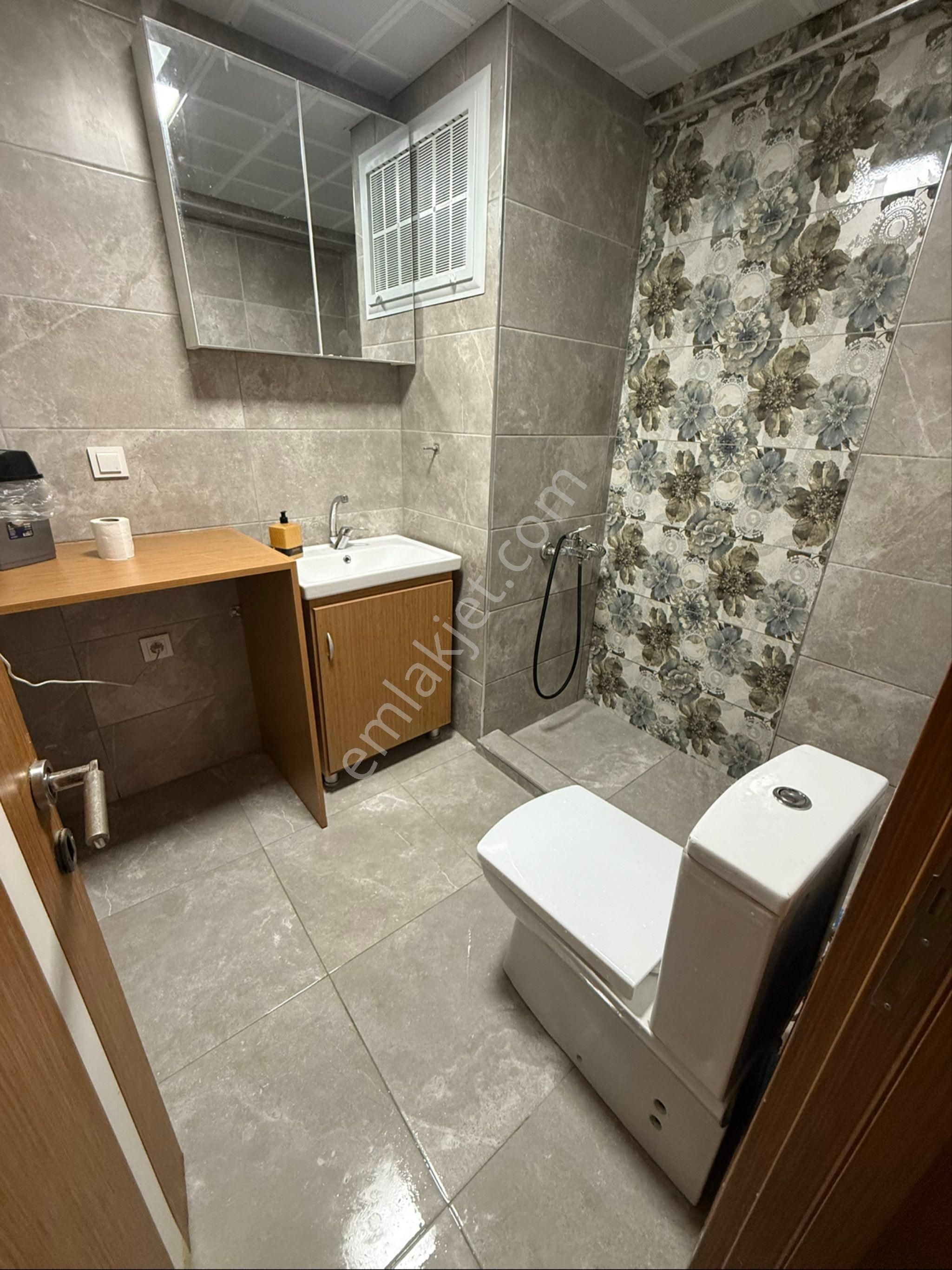 Çiğli Devlet Hastanesi Karşısı Günlük Kiralık Apart - Görsel 7