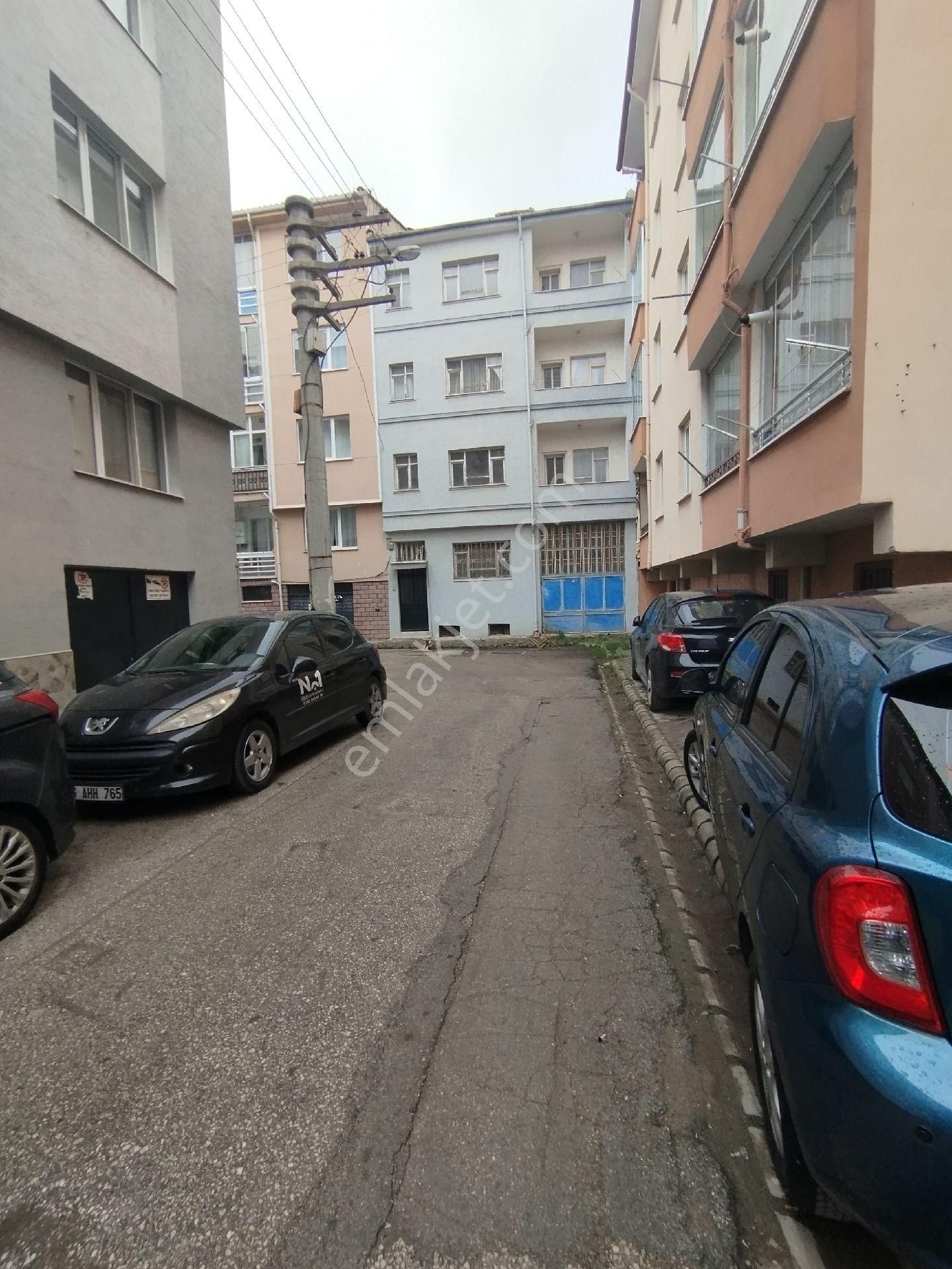 Ömerağa Mahallesi Bilici Sokakta Merkezi Konumlu Geniş 2+1 Daire - Görsel 16