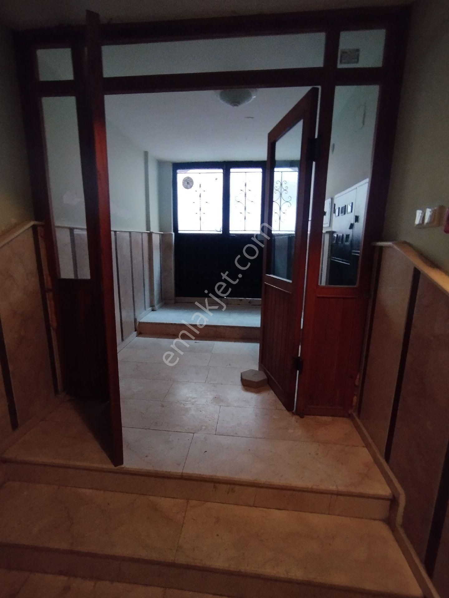 Ömerağa Mahallesi Bilici Sokakta Merkezi Konumlu Geniş 2+1 Daire - Görsel 13