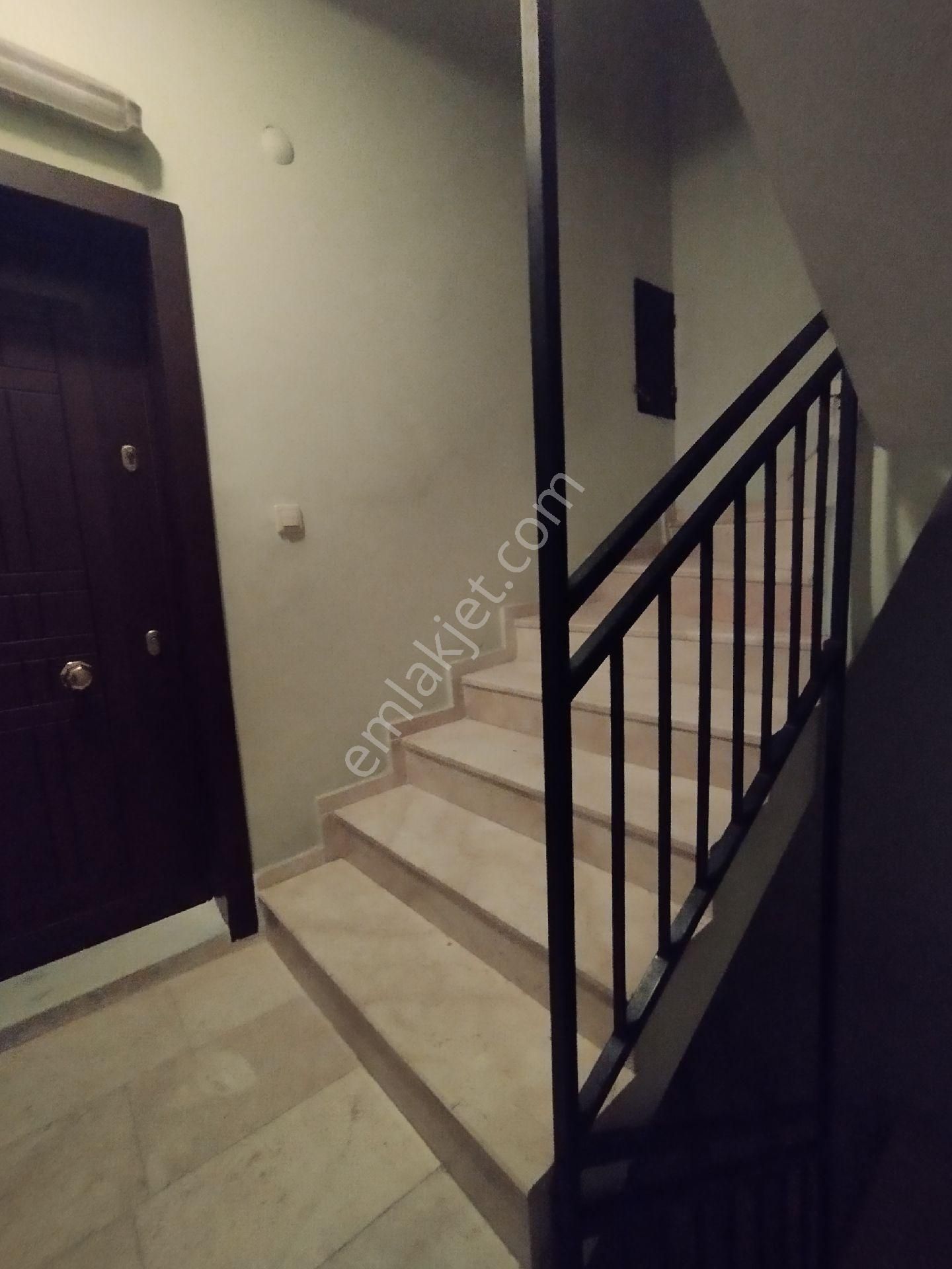 Ömerağa Mahallesi Bilici Sokakta Merkezi Konumlu Geniş 2+1 Daire - Görsel 11