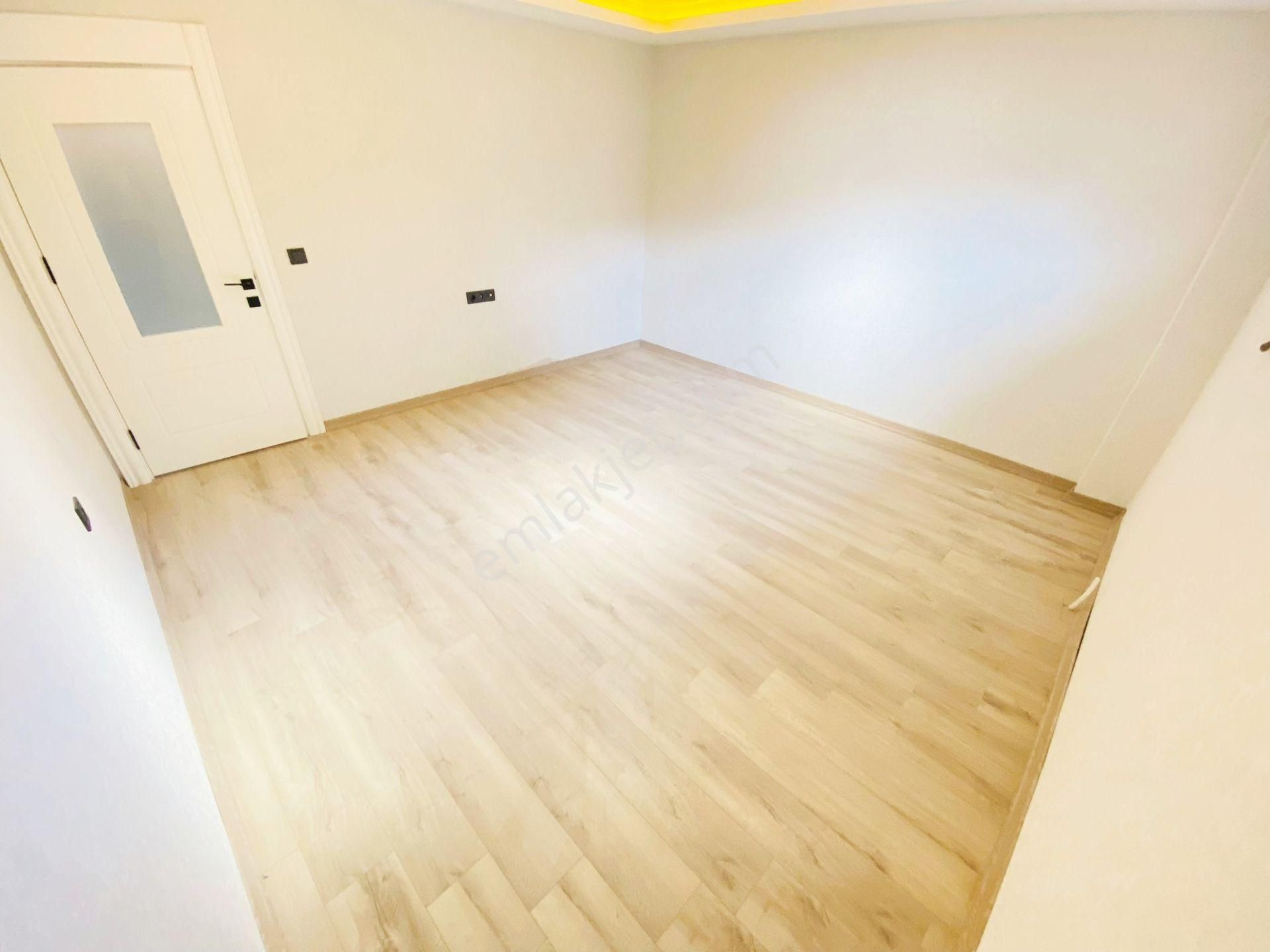 Merkezi Konumda Emsalsiz İşcilikte Çok Geniş 3+1 Fırsat Daire - Görsel 23