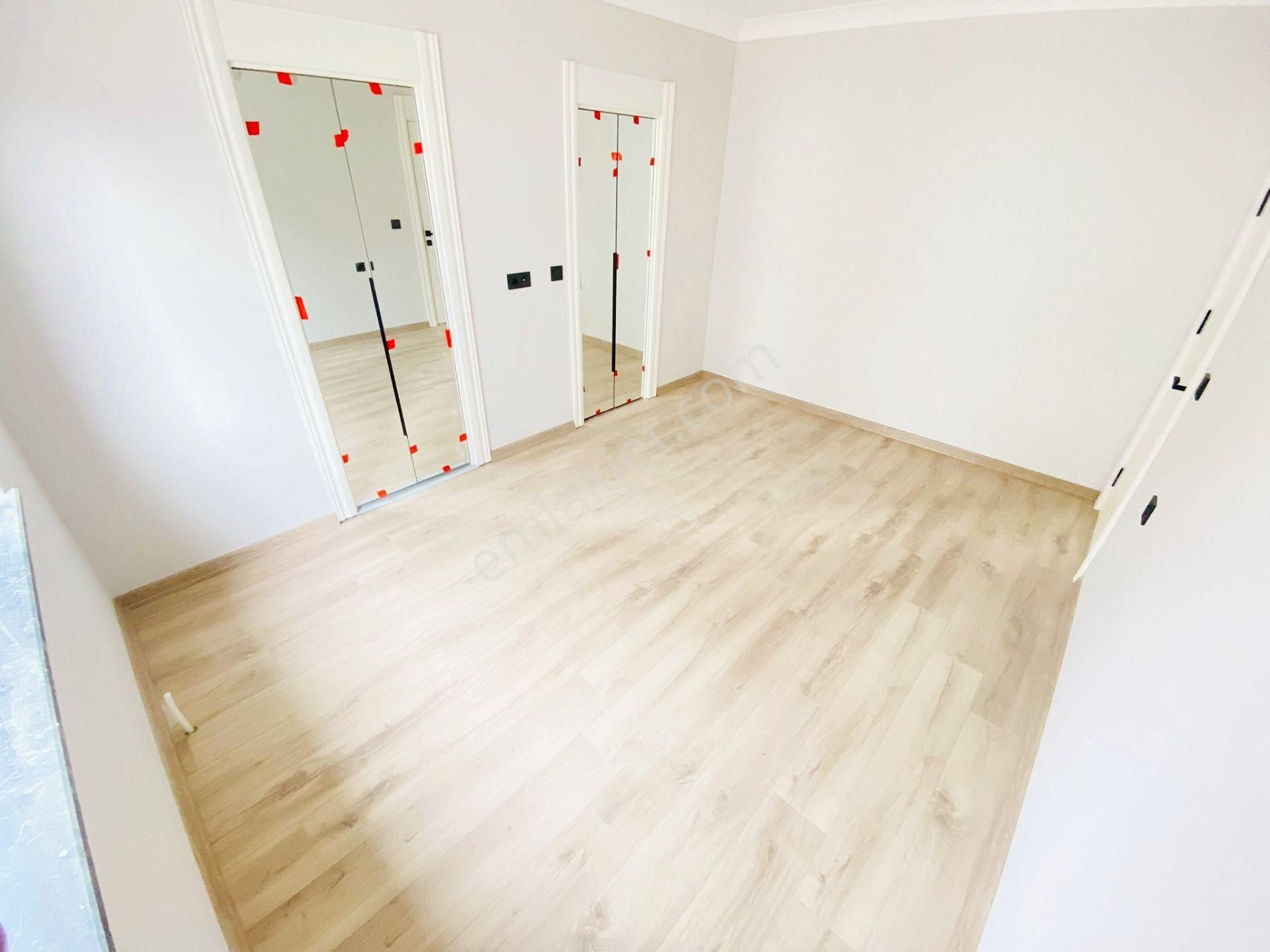 Merkezi Konumda Emsalsiz İşcilikte Çok Geniş 3+1 Fırsat Daire - Görsel 11