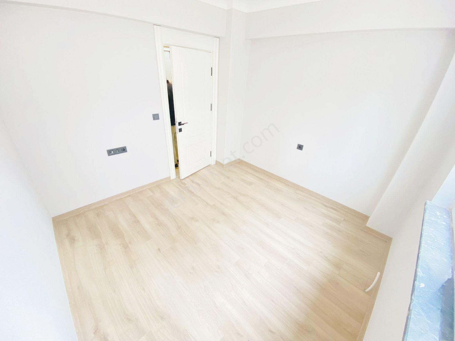 Merkezi Konumda Emsalsiz İşcilikte Çok Geniş 3+1 Fırsat Daire - Görsel 18