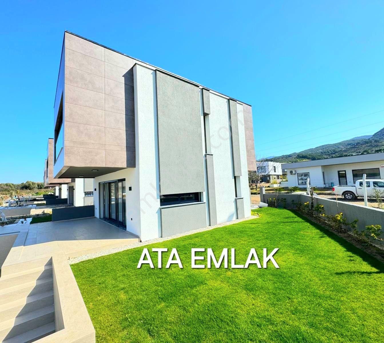 Ata Emlak'tan Özel Havuzlu Köşe Konumlu Bahçeli Sıfır Villa - Görsel 31