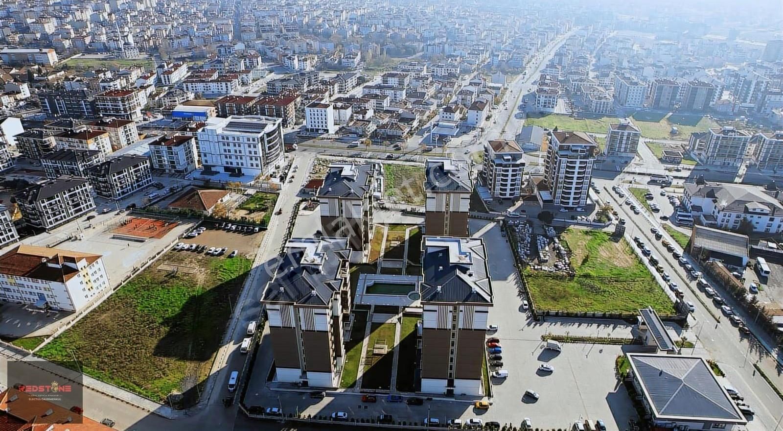 Redstone'dan Ulus Residence'de Bahçe Katı Teraslı Kilerli Daire - Görsel 2
