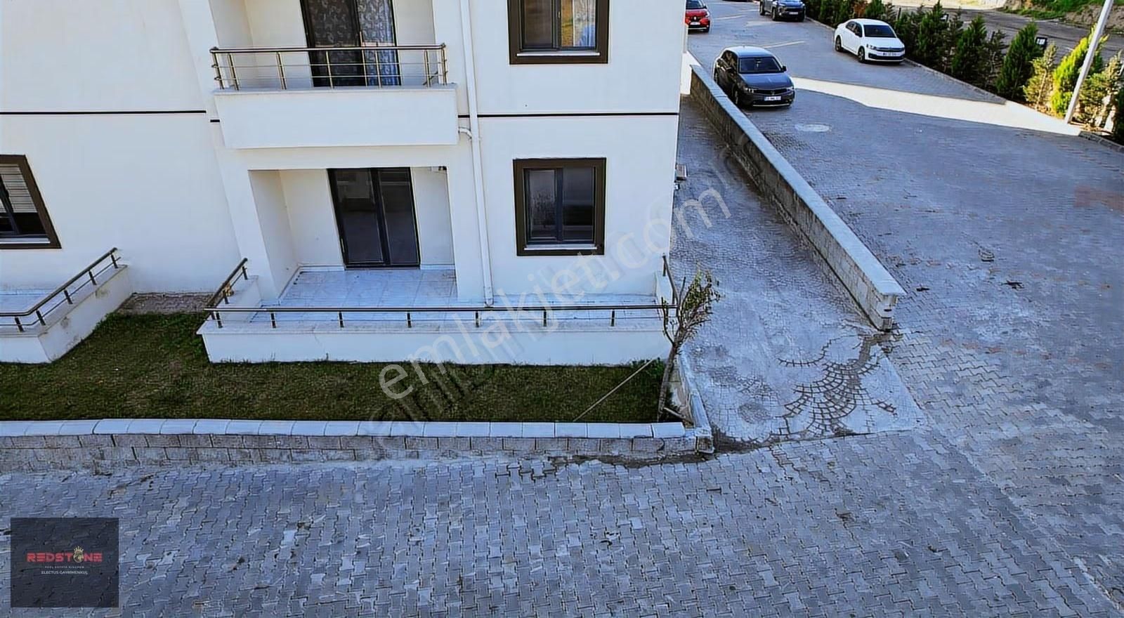 Redstone'dan Ulus Residence'de Bahçe Katı Teraslı Kilerli Daire - Görsel 21
