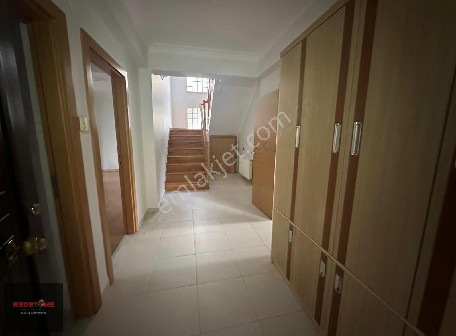 Redstone'dan Emlaklar Bölgesi Kiralık 5+1 Villa - Görsel 24