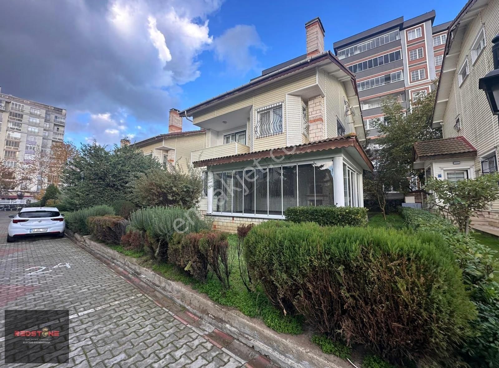 Redstone'dan Emlaklar Bölgesi Kiralık 5+1 Villa - Görsel 13