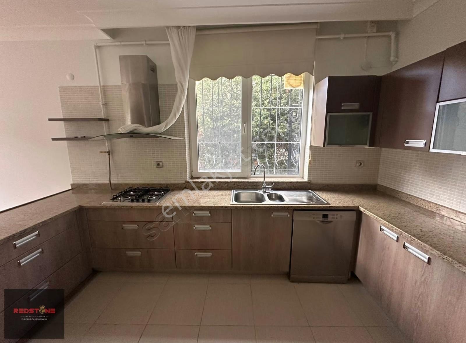 Redstone'dan Emlaklar Bölgesi Kiralık 5+1 Villa - Görsel 14