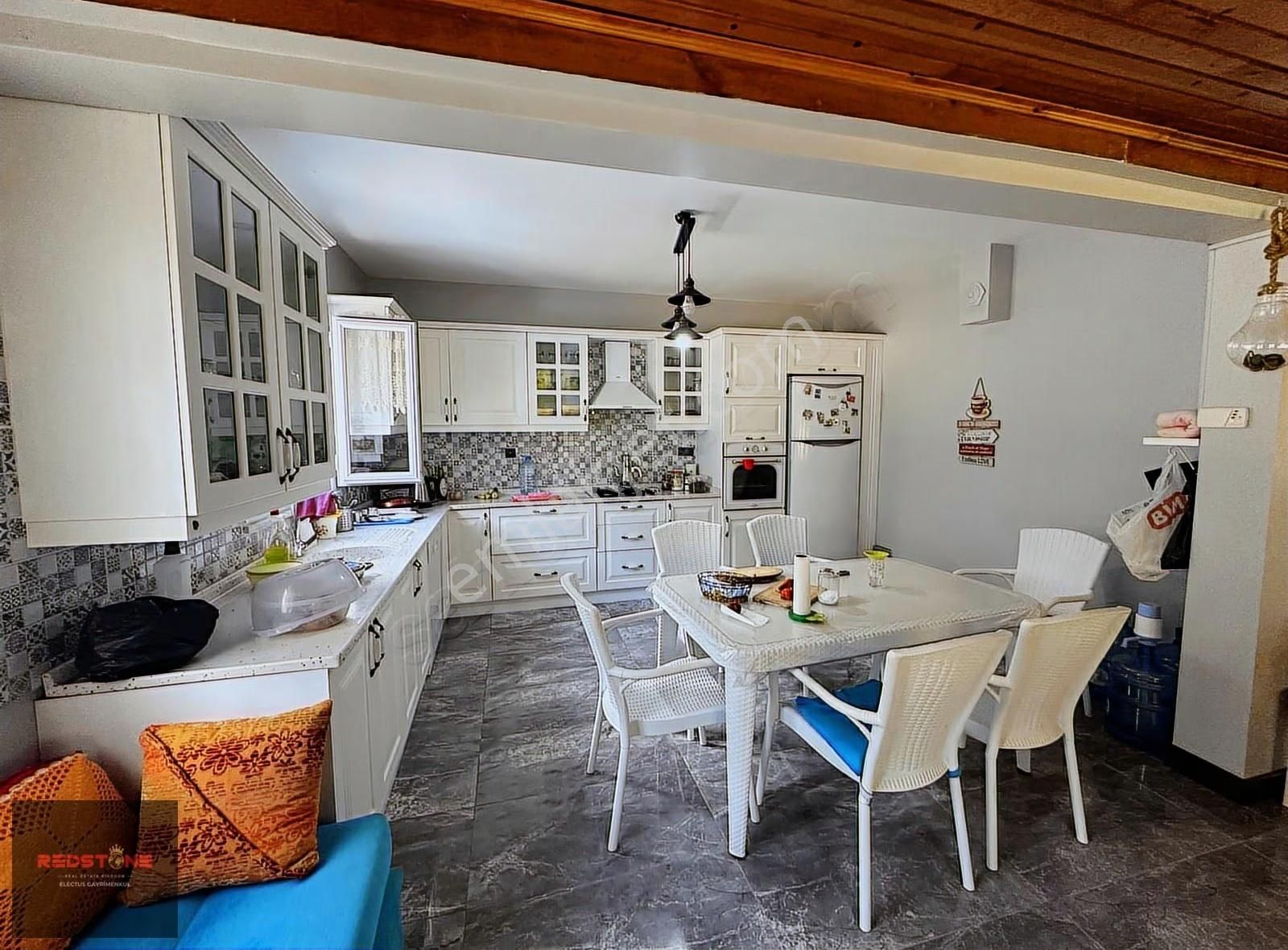 Redstone'dan Doğa Manzaralı Eşyalı Çiftlik Evi Ve Bağı - Görsel 17