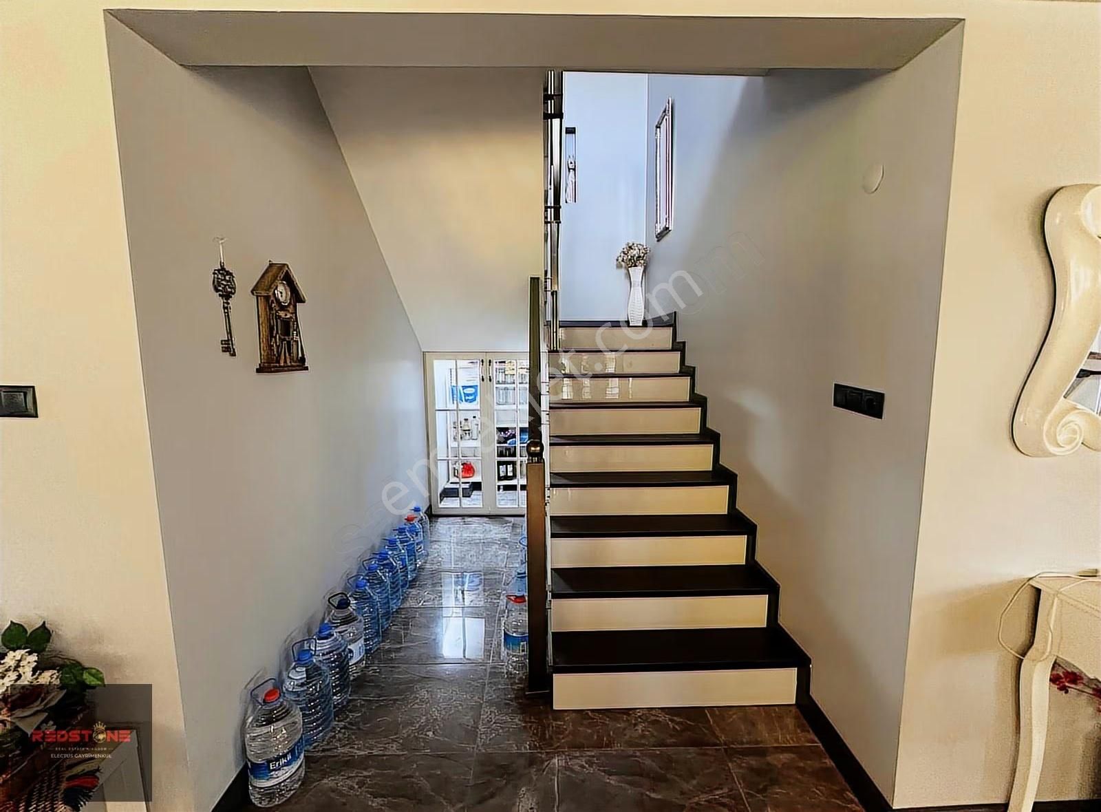 Redstone'dan Doğa Manzaralı Eşyalı Çiftlik Evi Ve Bağı - Görsel 8