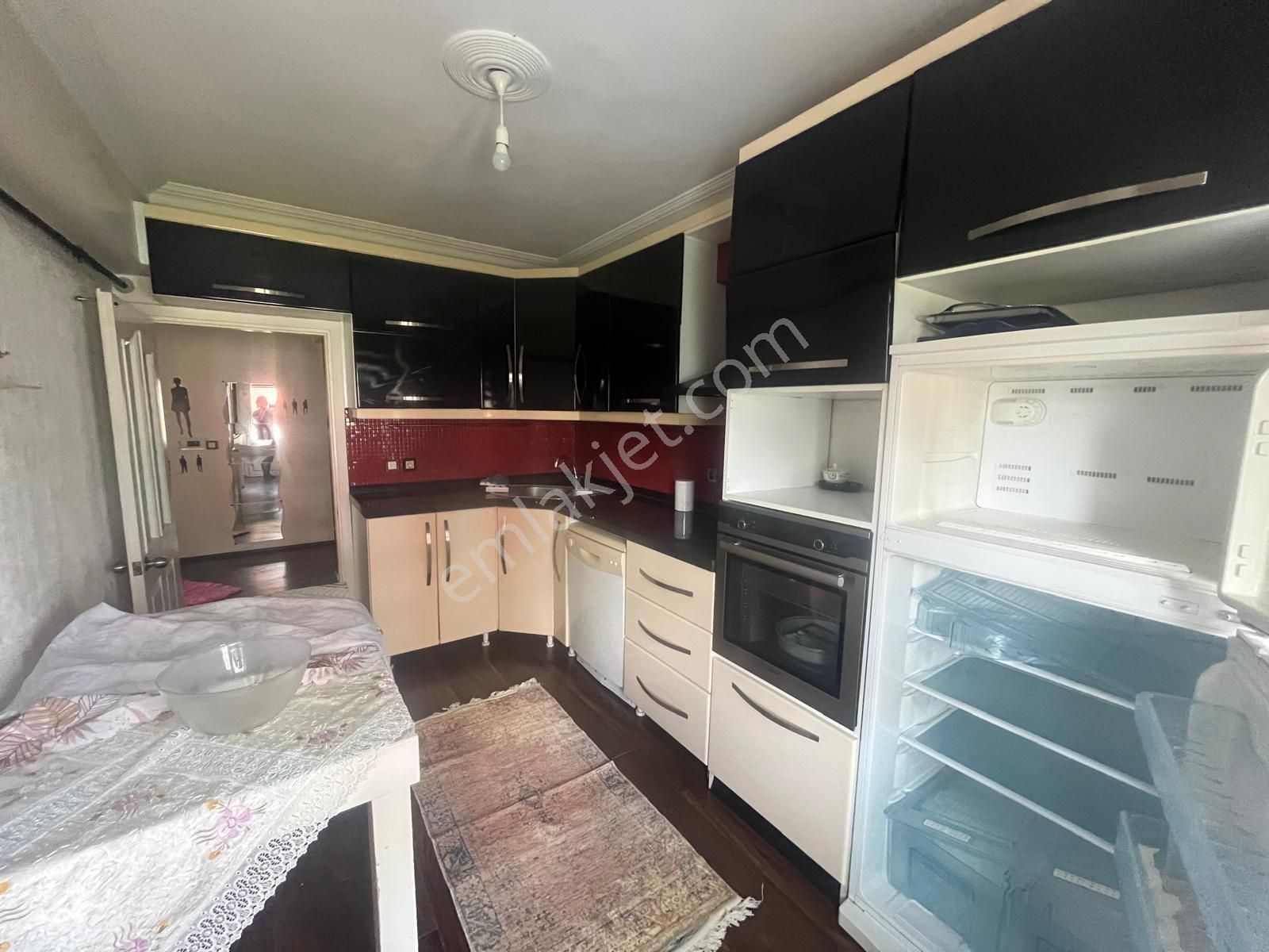 Esentepe Mahallesinde Metroya Yakın 3+1 Eşyalı Kiralık Daire - Görsel 11