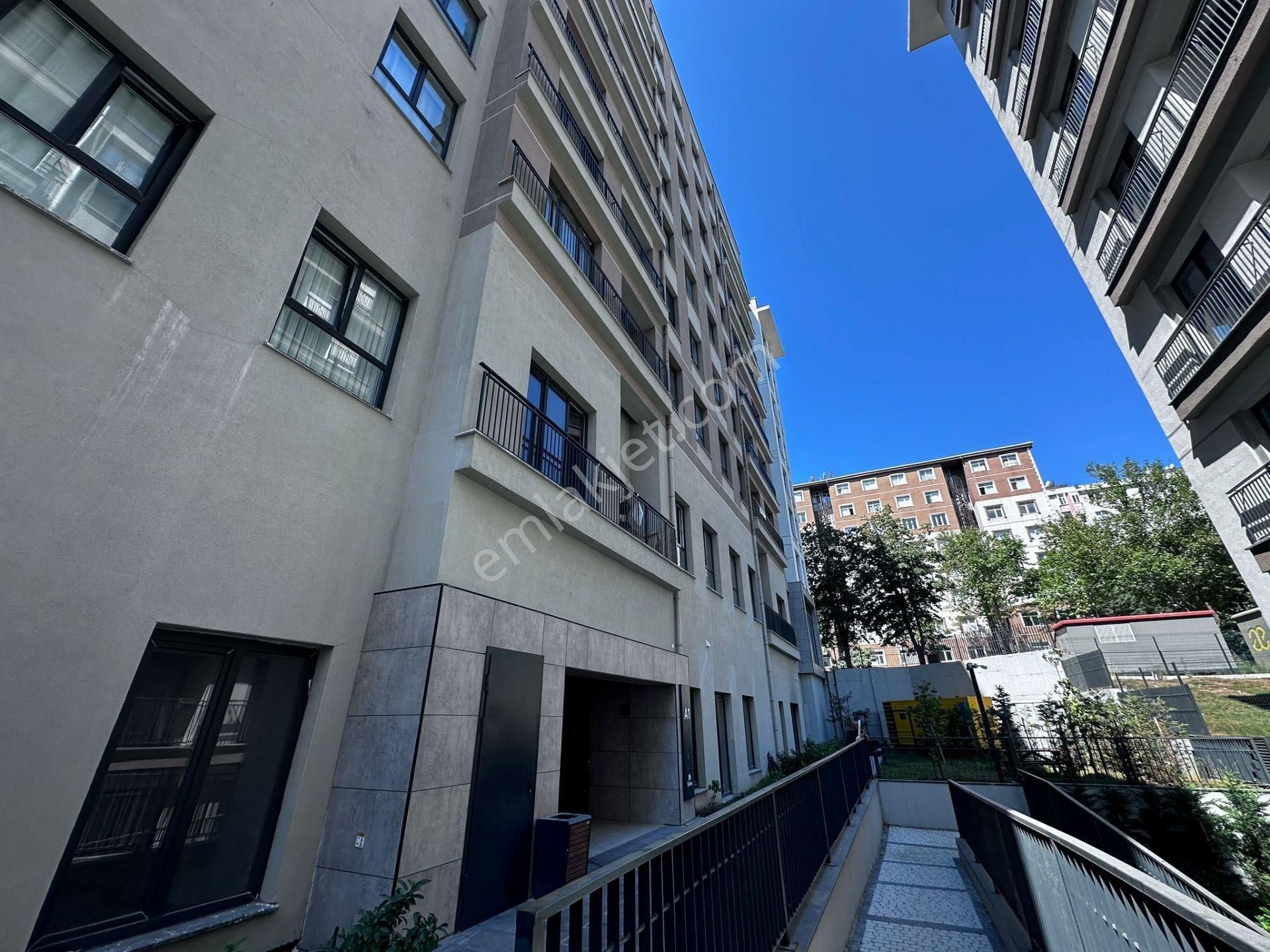 Gürpınar Mahallesi Kiptaş Kırlangıç Evlerin'de Satılık 3+1 Daire