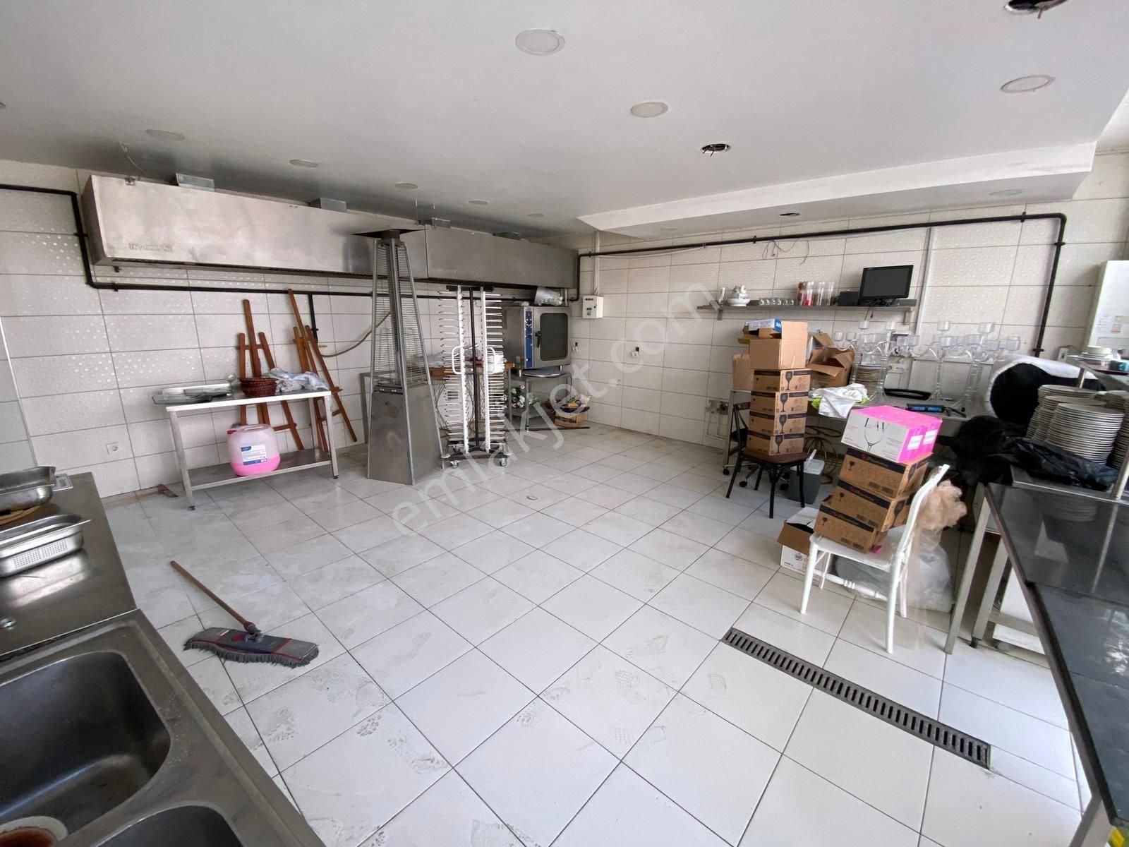 Büyükçekmece Mimarsinan E5 Cepheli Kiralık Dükkan - Görsel 16