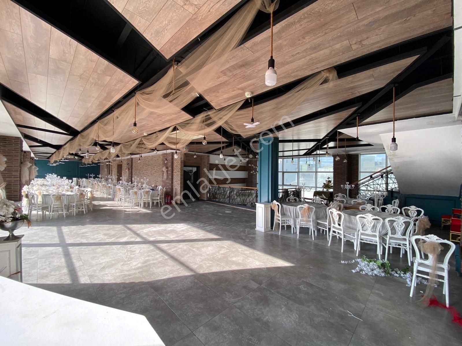 Büyükçekmece Mimarsinan E5 Cepheli Kiralık Dükkan - Görsel 9