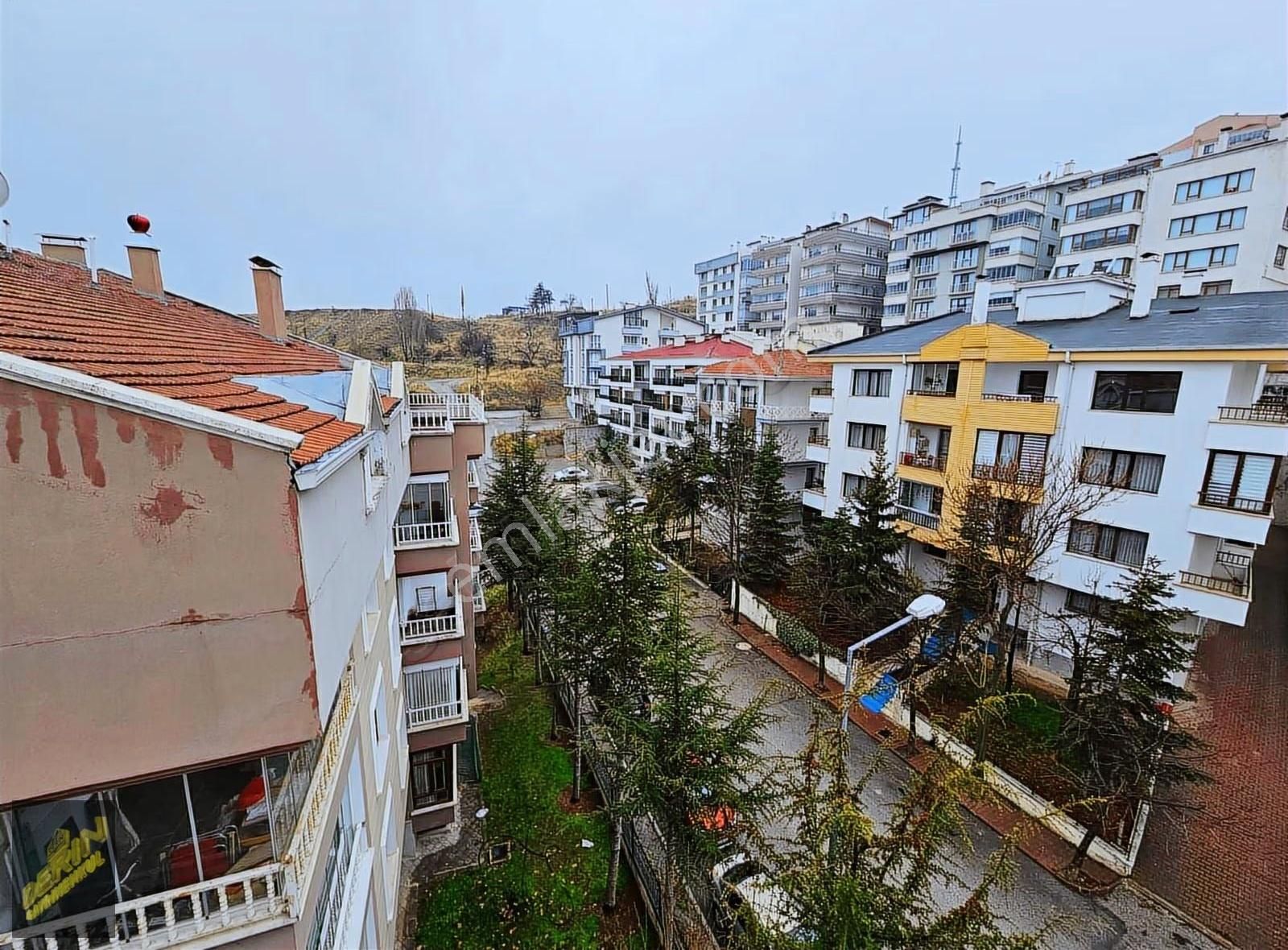 Dikmen Mürsel Uluç Cad. 4+1 Kat Dublex - Görsel 10