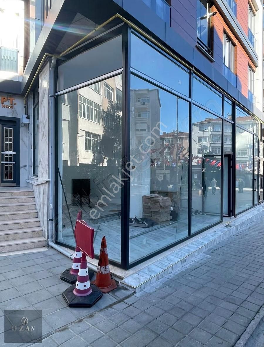 Ozan Emlaktan Sefaköy Merkezde İşlek Caddede 60m2 Depoludükkan - Görsel 4