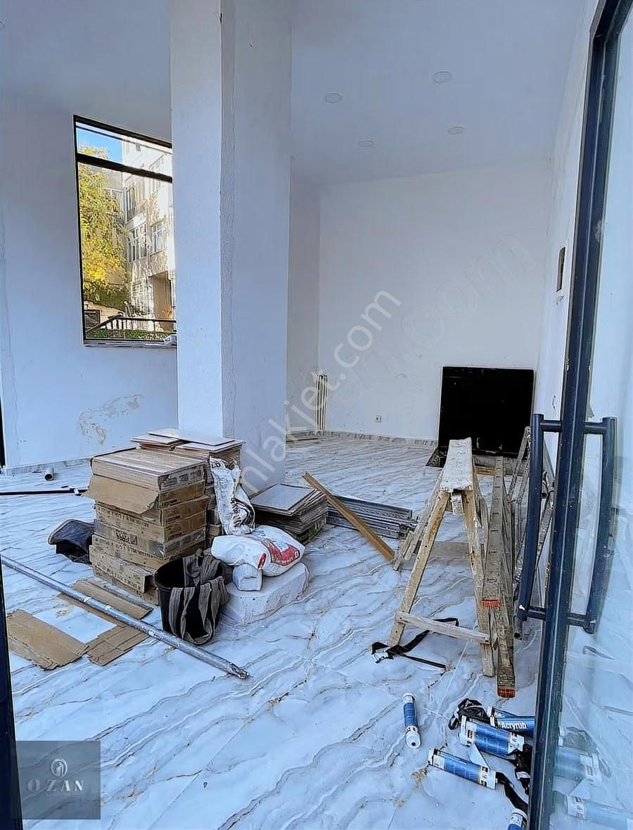 Ozan Emlaktan Sefaköy Merkezde İşlek Caddede 60m2 Depoludükkan - Görsel 5