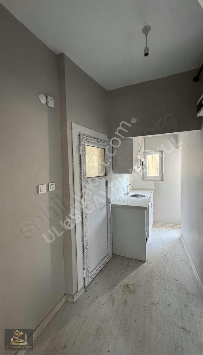 Ulus'tan Kocamustafapaşa'da Sıfır Tadilatlı 1+1 47m2 Giriş Kat - Görsel 13