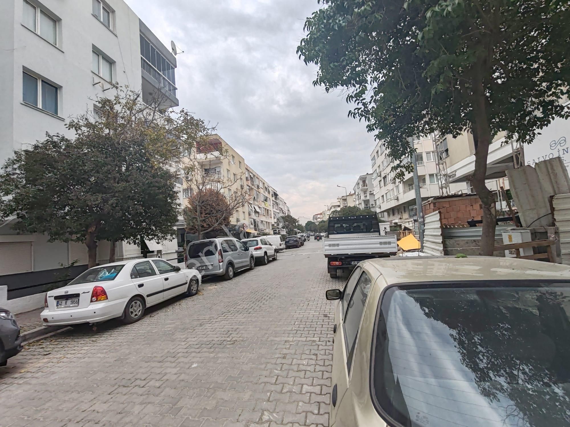 Bostanlı' Da Sahile 200 Metre Ara Kat 2+1 Geniş Satılık Daire - Görsel 19