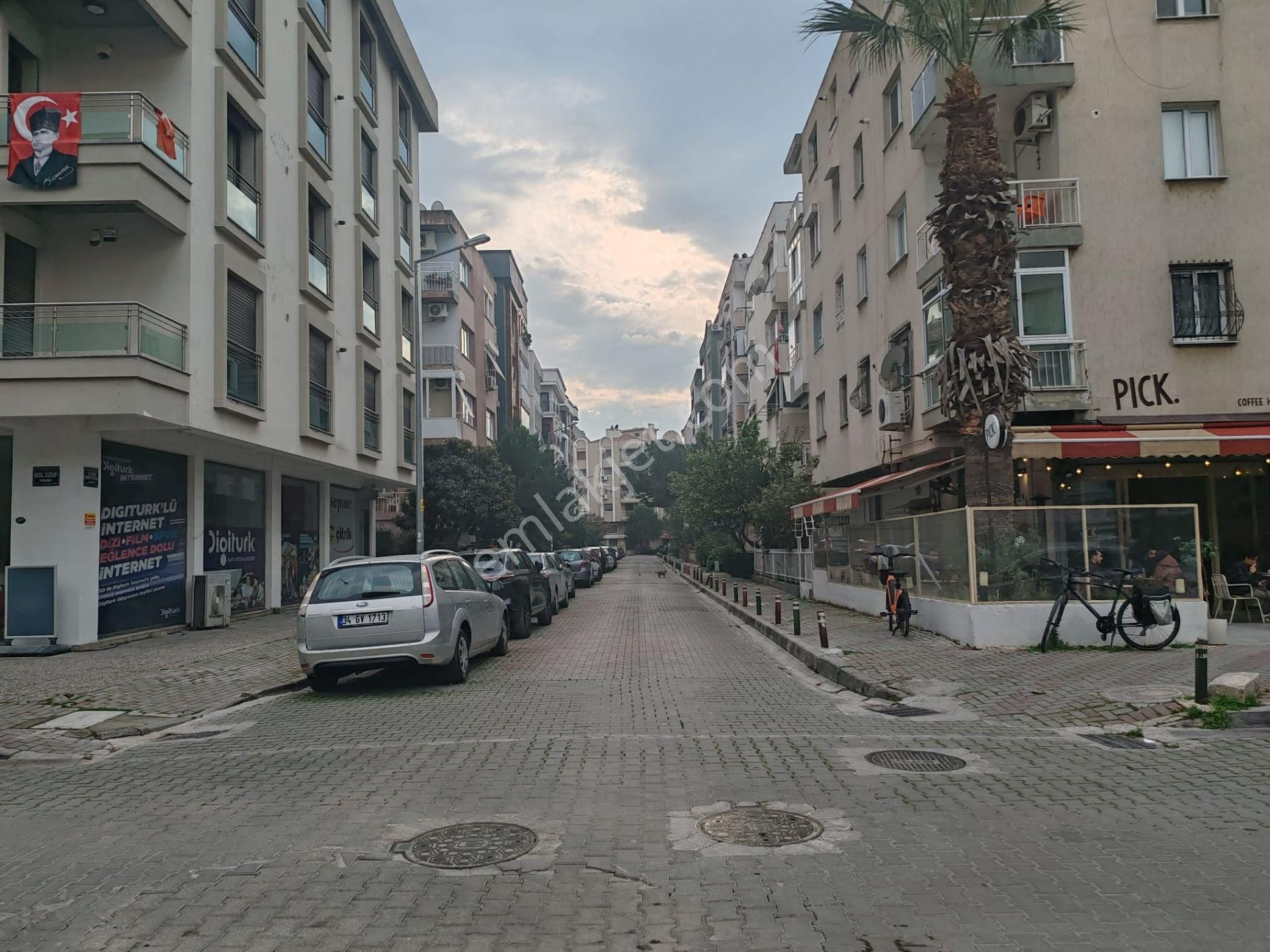 Bostanlı' Da Sahile 200 Metre Ara Kat 2+1 Geniş Satılık Daire - Görsel 16