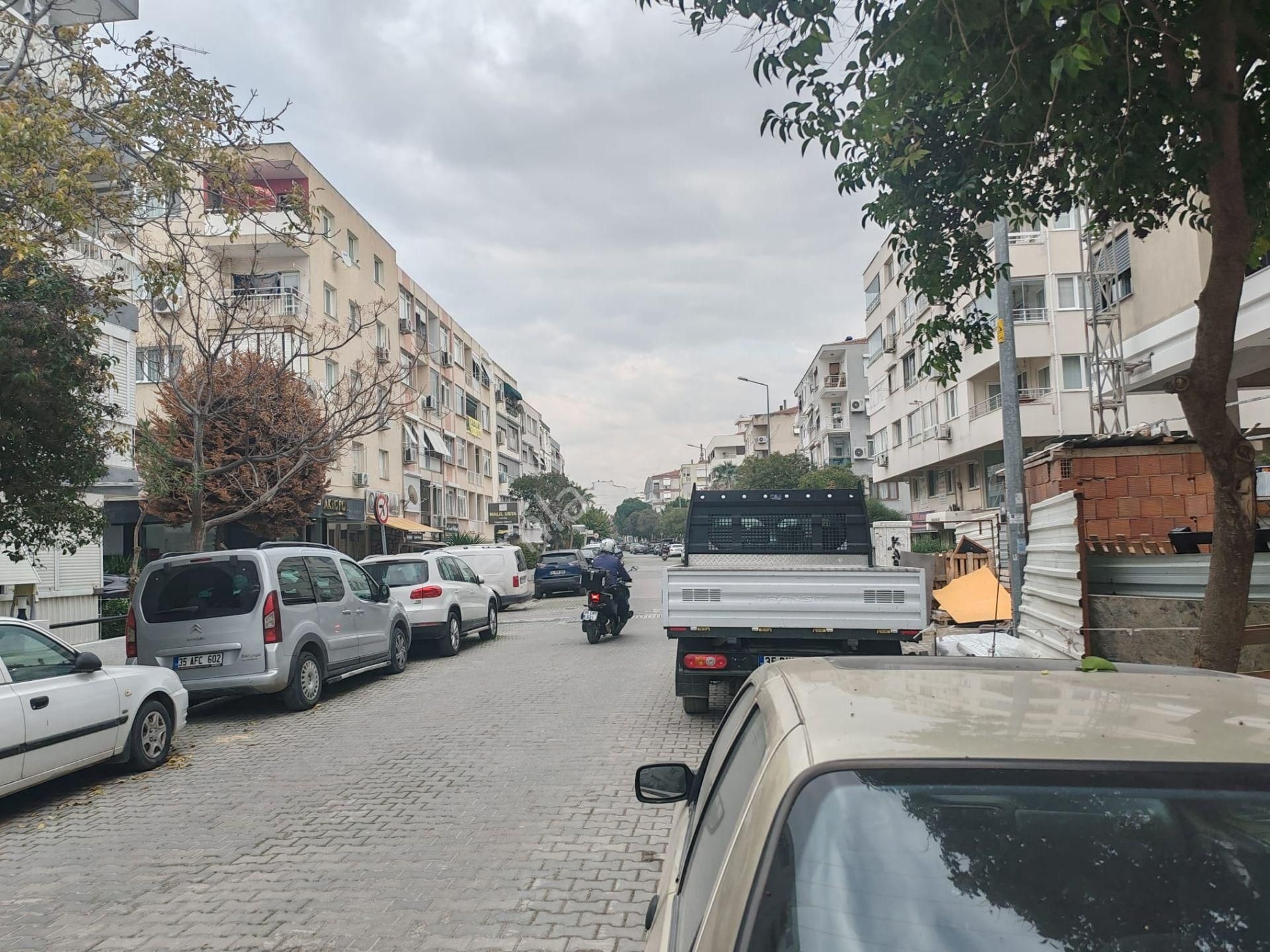 Bostanlı' Da Sahile 200 Metre Ara Kat 2+1 Geniş Satılık Daire - Görsel 17