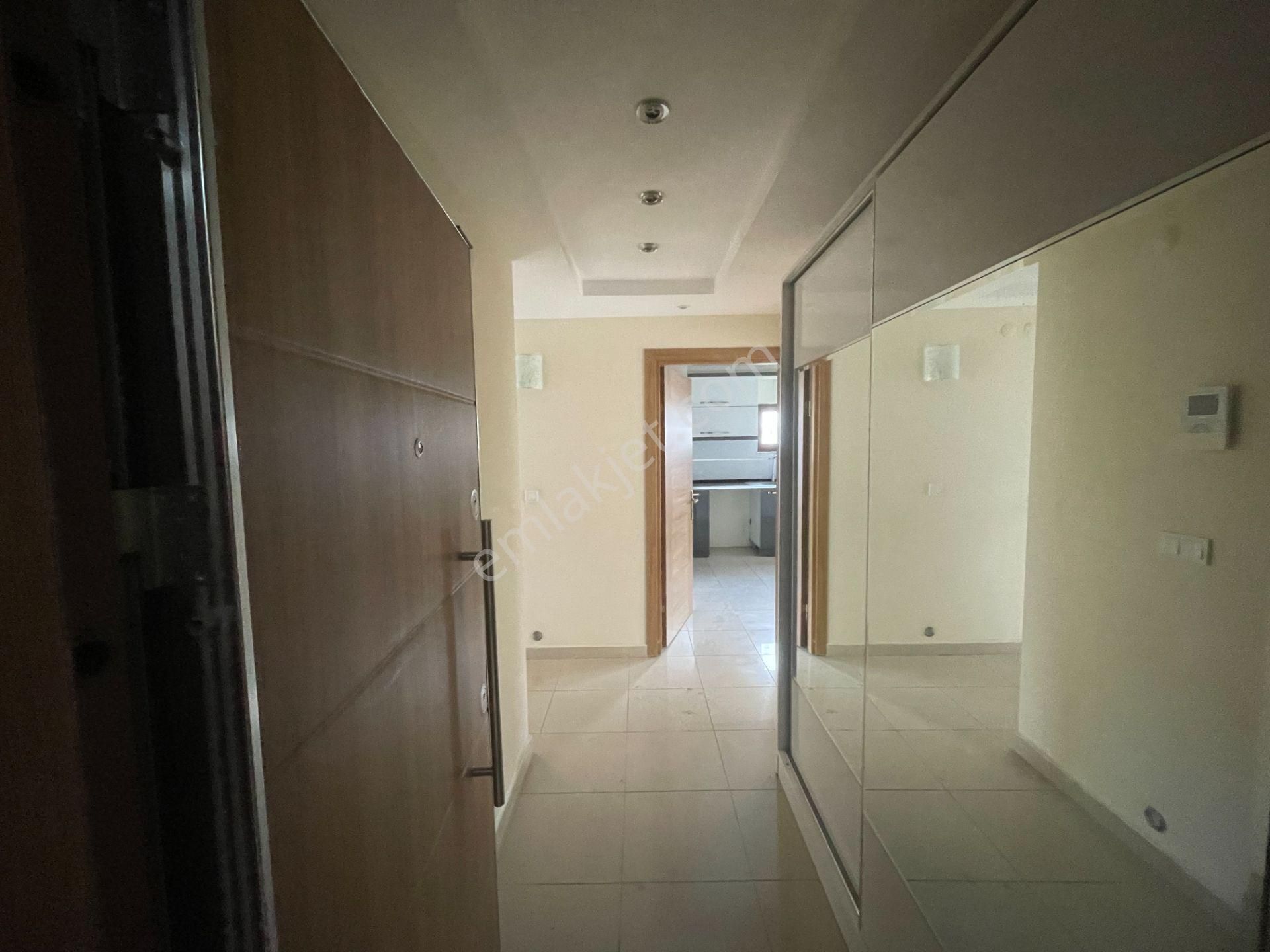 Paşaalanı 'nda Kiralık Konforlu 3+1 Daire - Görsel 6