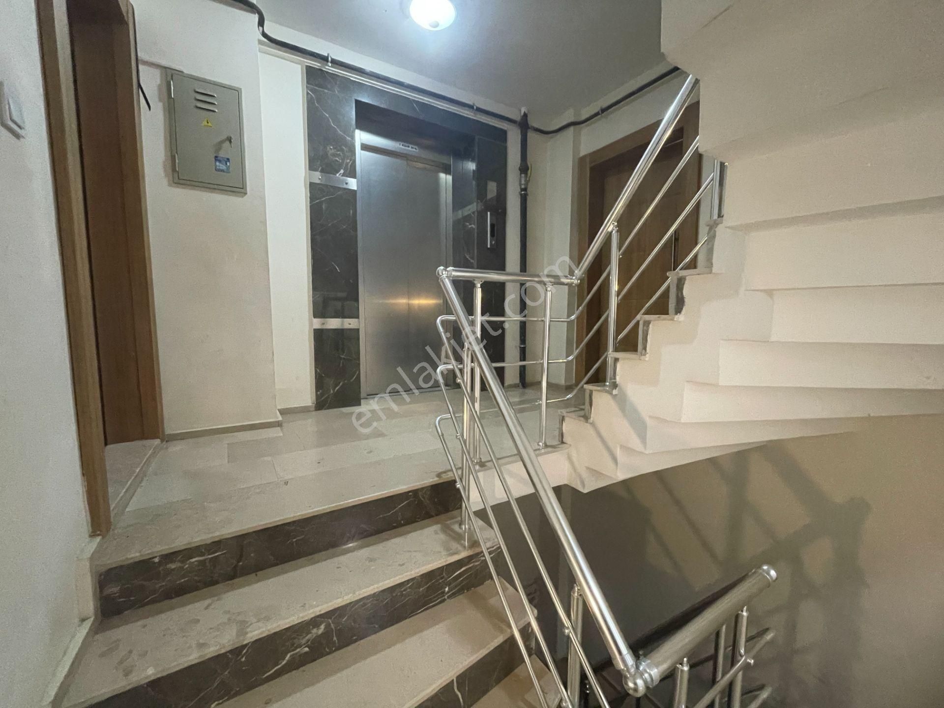 Paşaalanı 'nda Kiralık Konforlu 3+1 Daire - Görsel 4