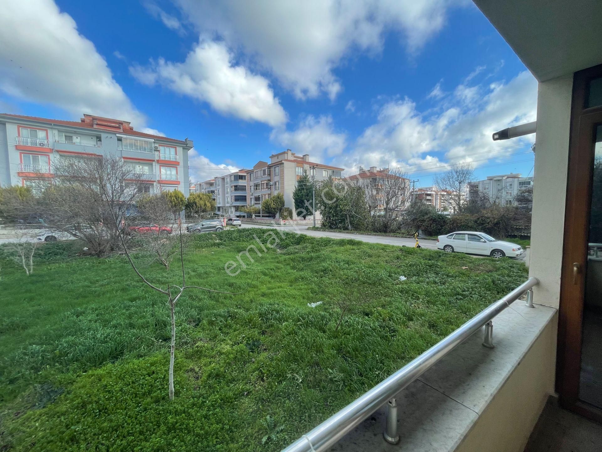 Paşaalanı 'nda Kiralık Konforlu 3+1 Daire - Görsel 25