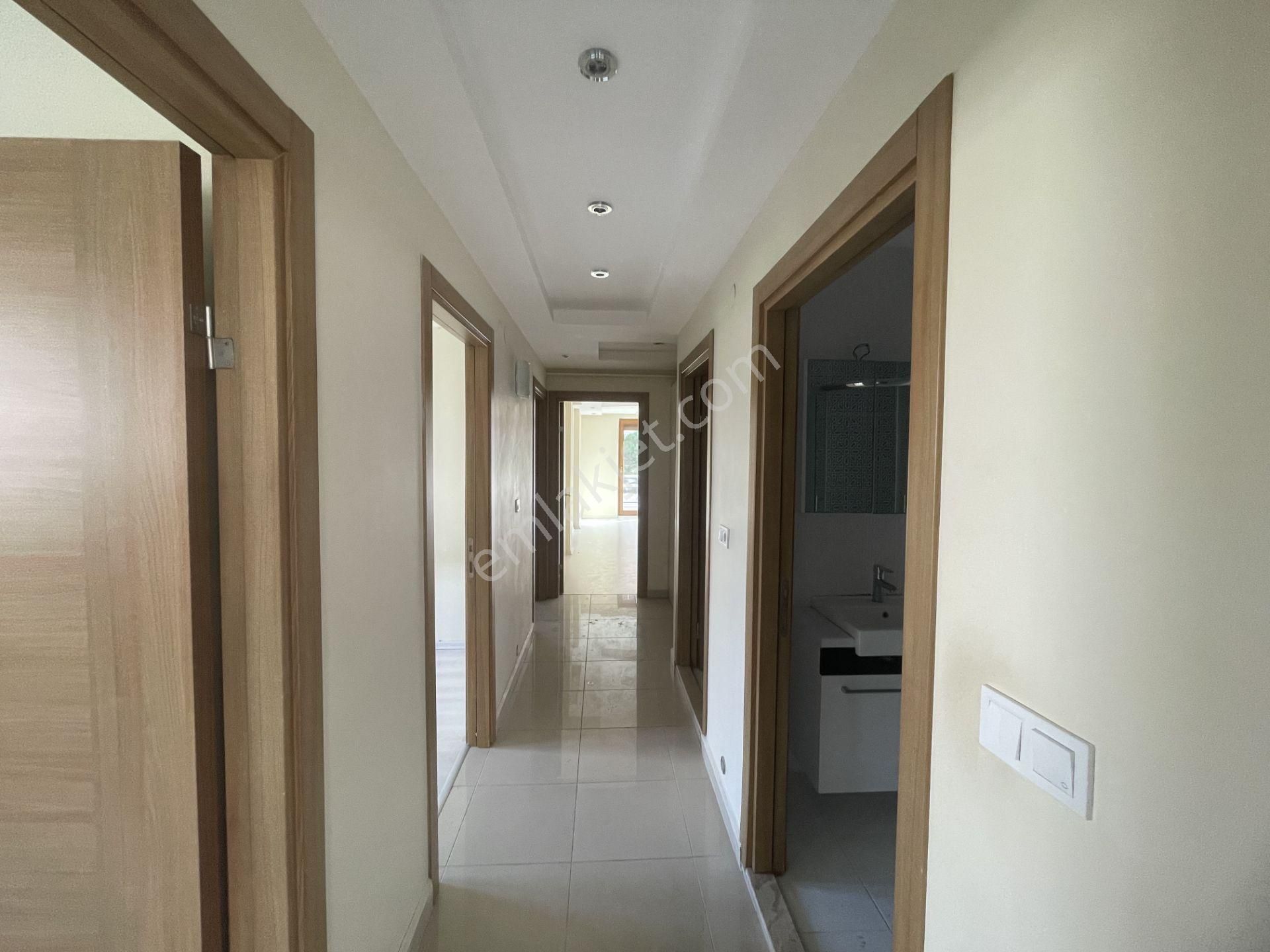 Paşaalanı 'nda Kiralık Konforlu 3+1 Daire - Görsel 43