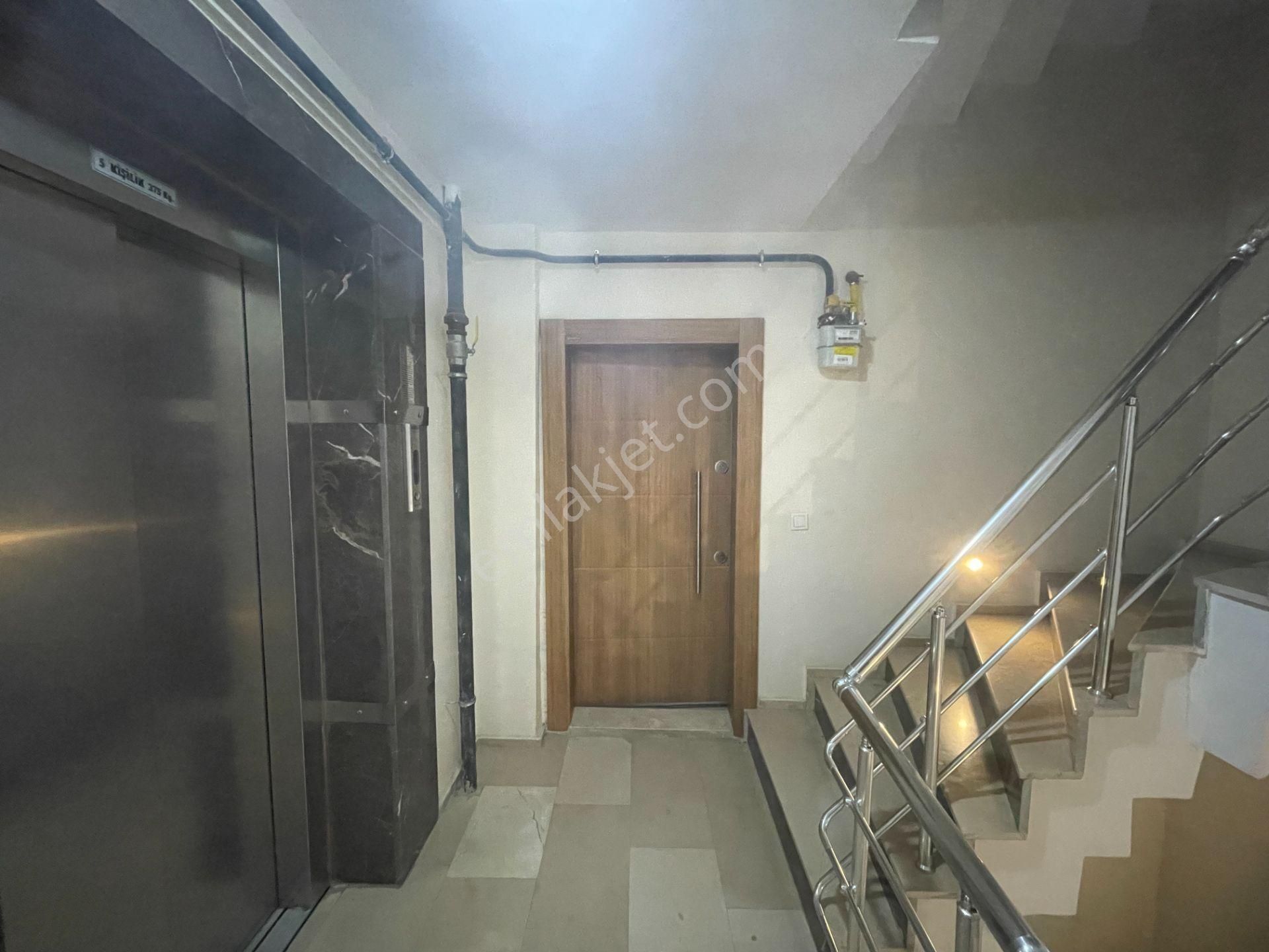 Paşaalanı 'nda Kiralık Konforlu 3+1 Daire - Görsel 5