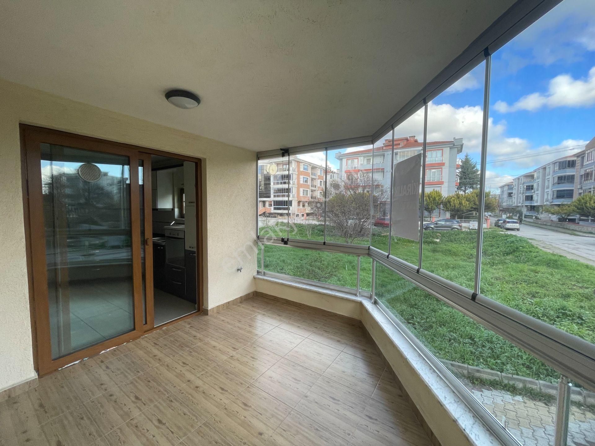 Paşaalanı 'nda Kiralık Konforlu 3+1 Daire - Görsel 16