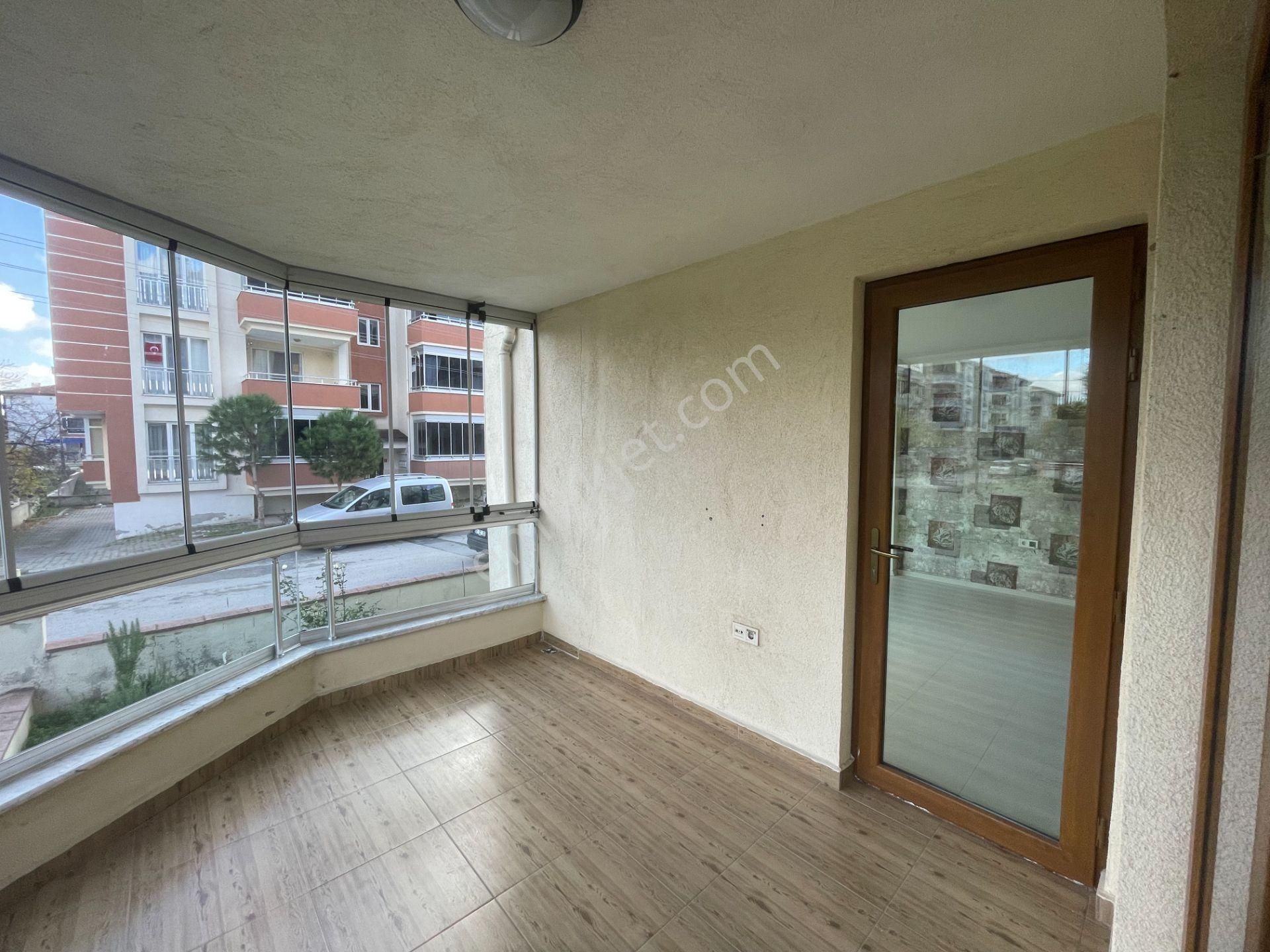 Paşaalanı 'nda Kiralık Konforlu 3+1 Daire - Görsel 15