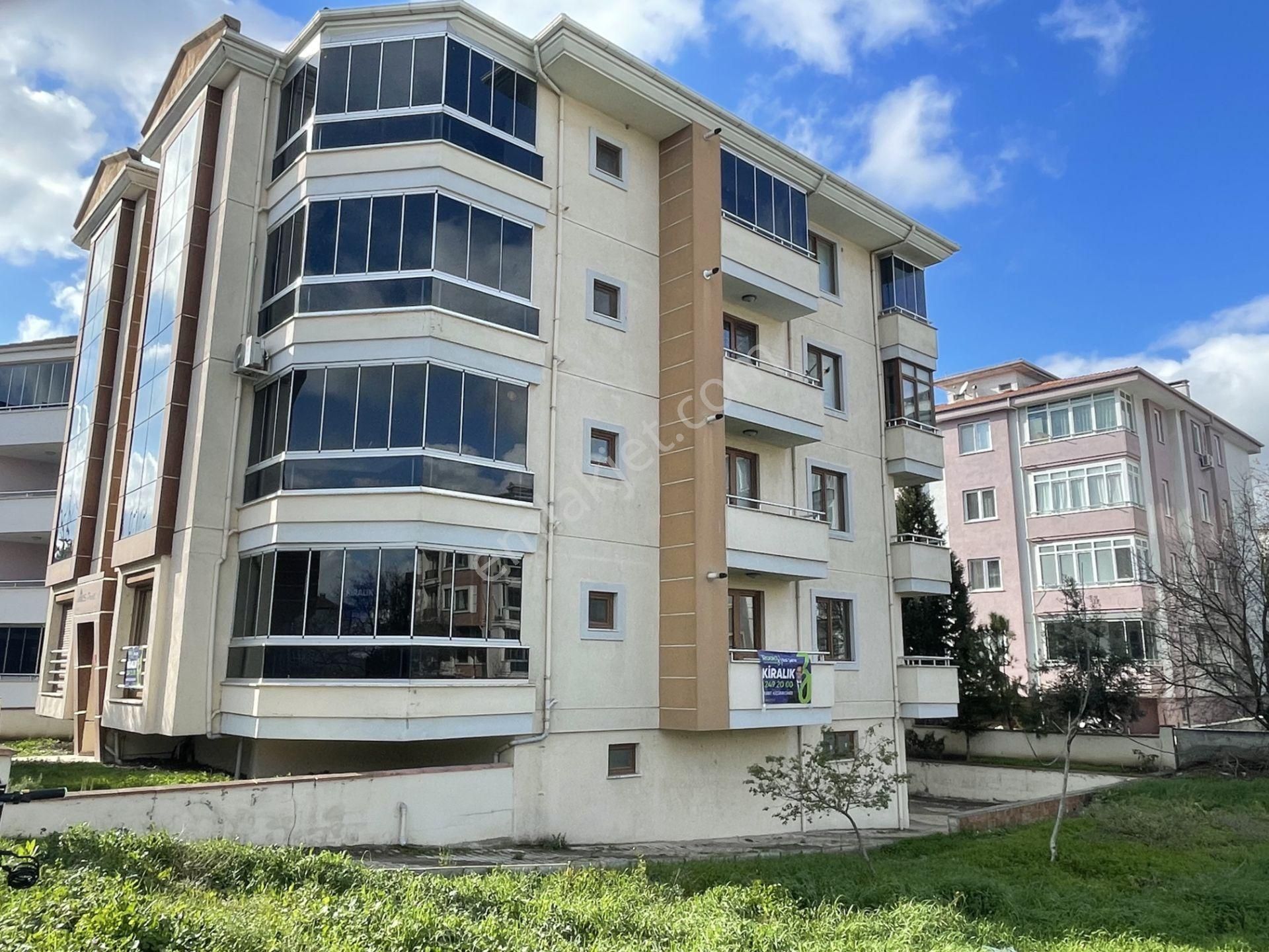 Paşaalanı 'nda Kiralık Konforlu 3+1 Daire - Görsel 45