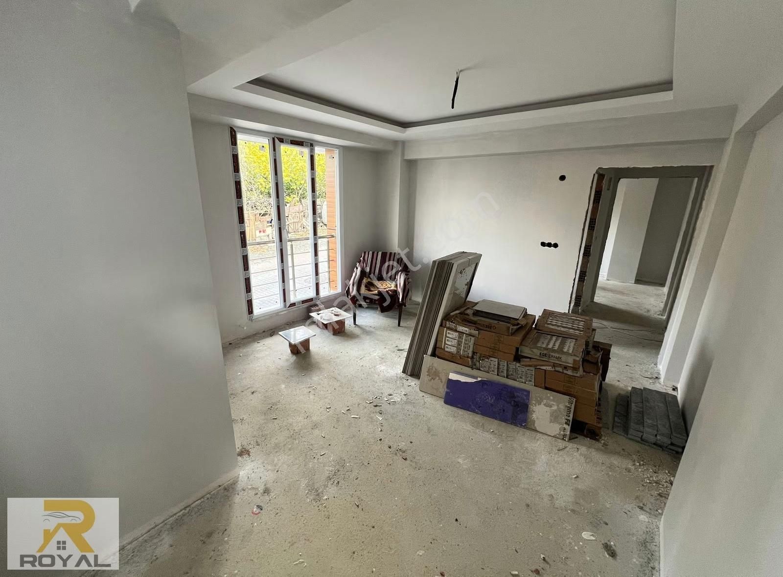 Kanarya 'da Giriş Kat 1+1 Kullanışlı Daire - Görsel 2