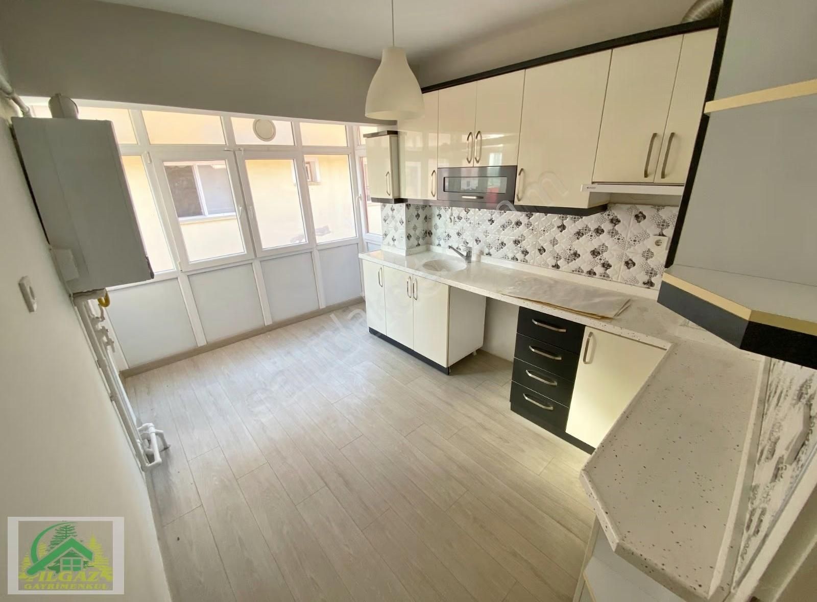 Etlik'te Manzaralı 3+1 Bağımsız Üst Kat Yılın Son Fırsat Dairesi