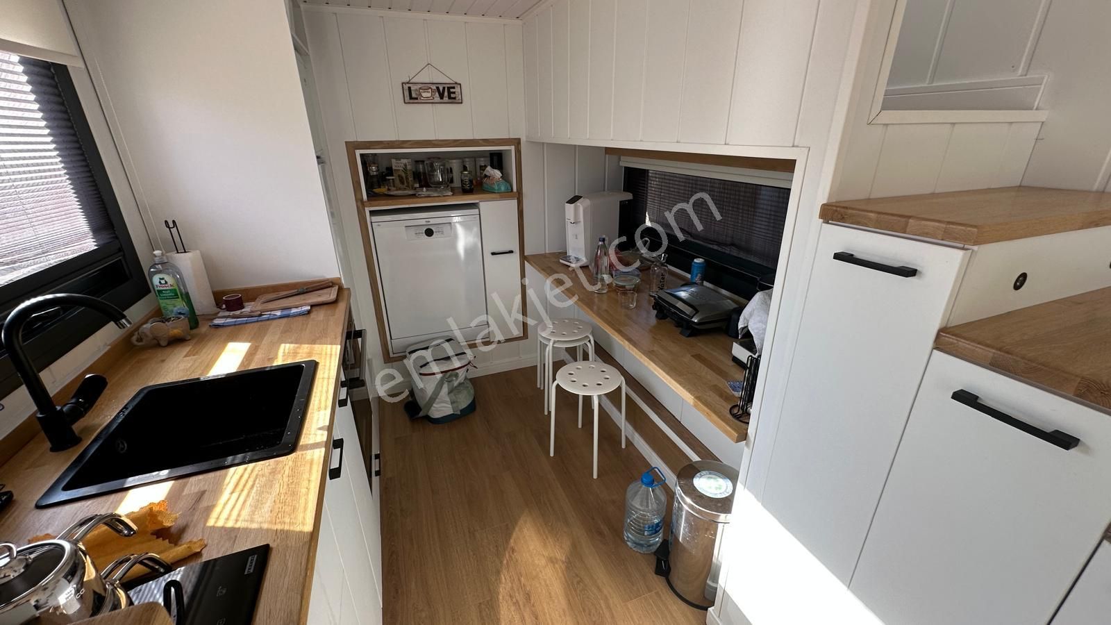 Çatalca Karamandere'de İki Parselde Harika Tiny House & Arazi - Görsel 26