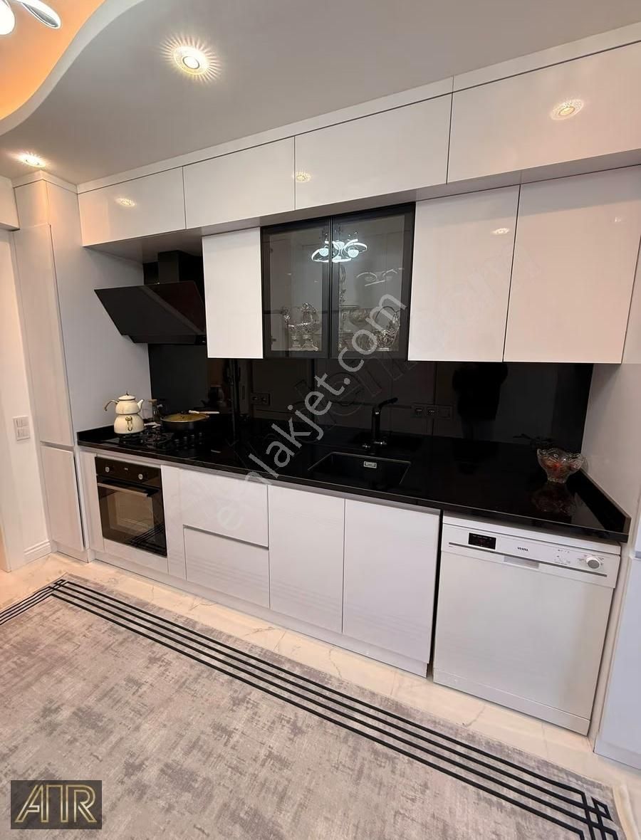 Fener Caddesınde Masrafsız 3+1 Lux Tadılatlı Satılık Daıre - Görsel 10