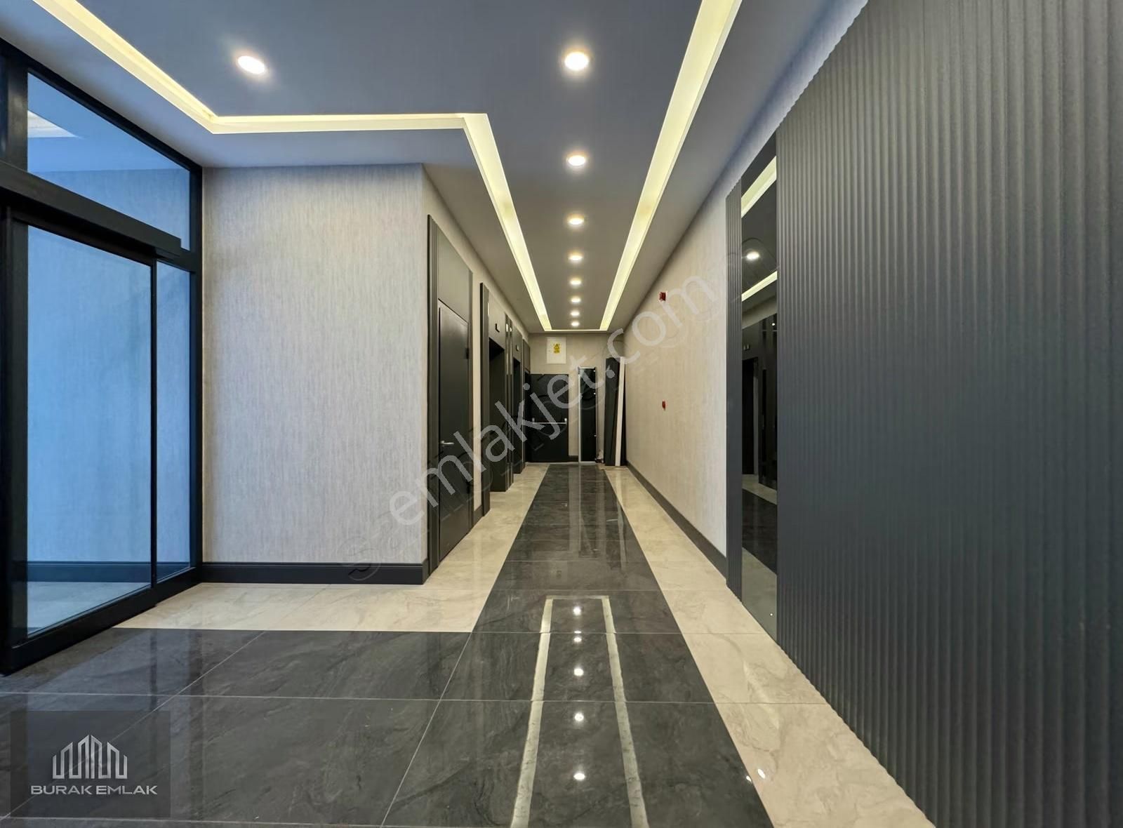 Buraktan Bölgenin En İyi Yapısı, 45m2 Ada Mutfaklı K.garajlı 4+1 - Görsel 4